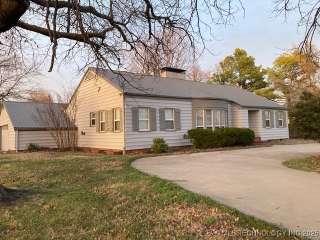 1104 E Moses Property Photo