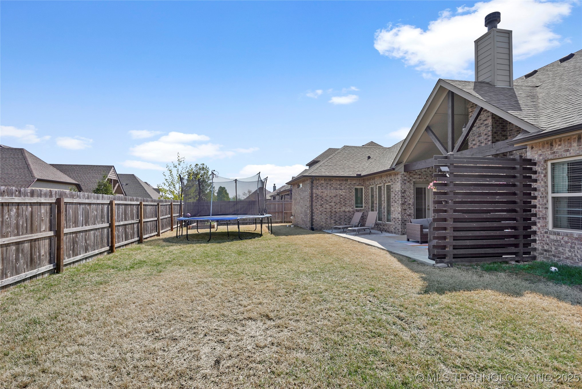 18615 E 43rd Place S Property Photo 27