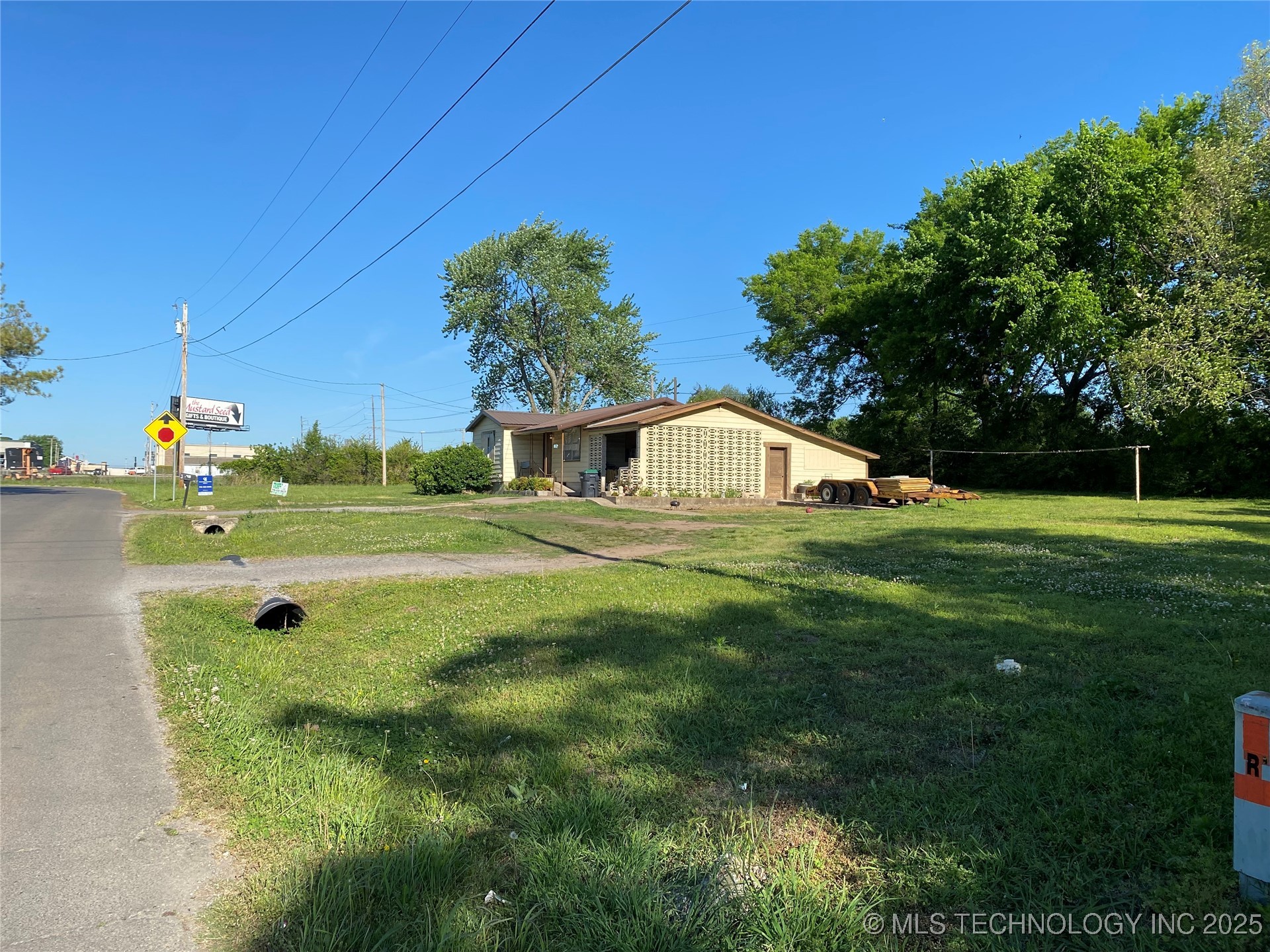 303 Mimosa Lane Property Photo 3