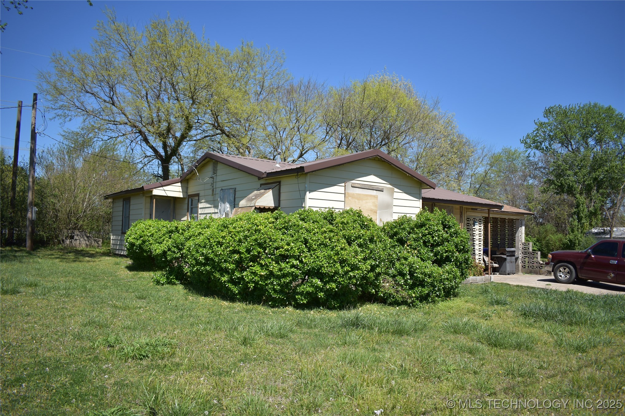 303 Mimosa Lane Property Photo 5