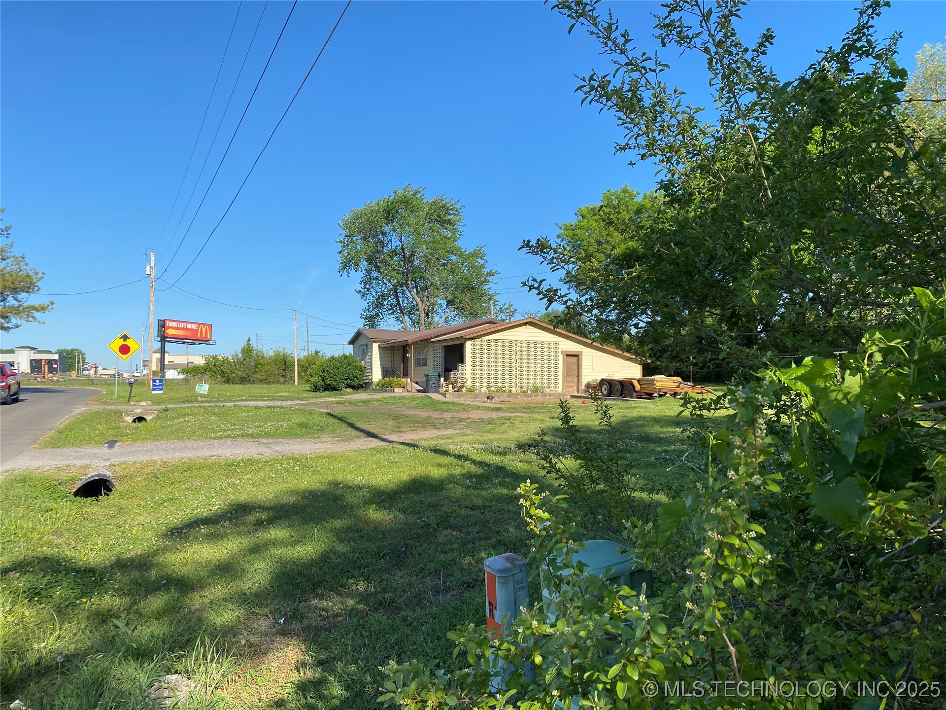 303 Mimosa Lane Property Photo 6