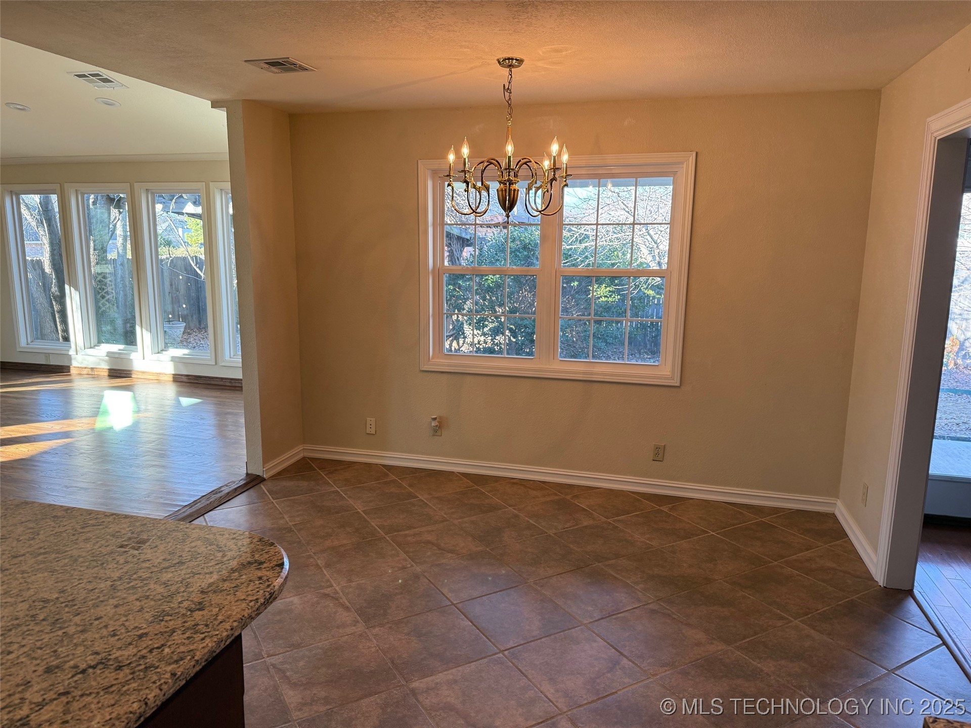 2141 E 140th Place S Property Photo 6