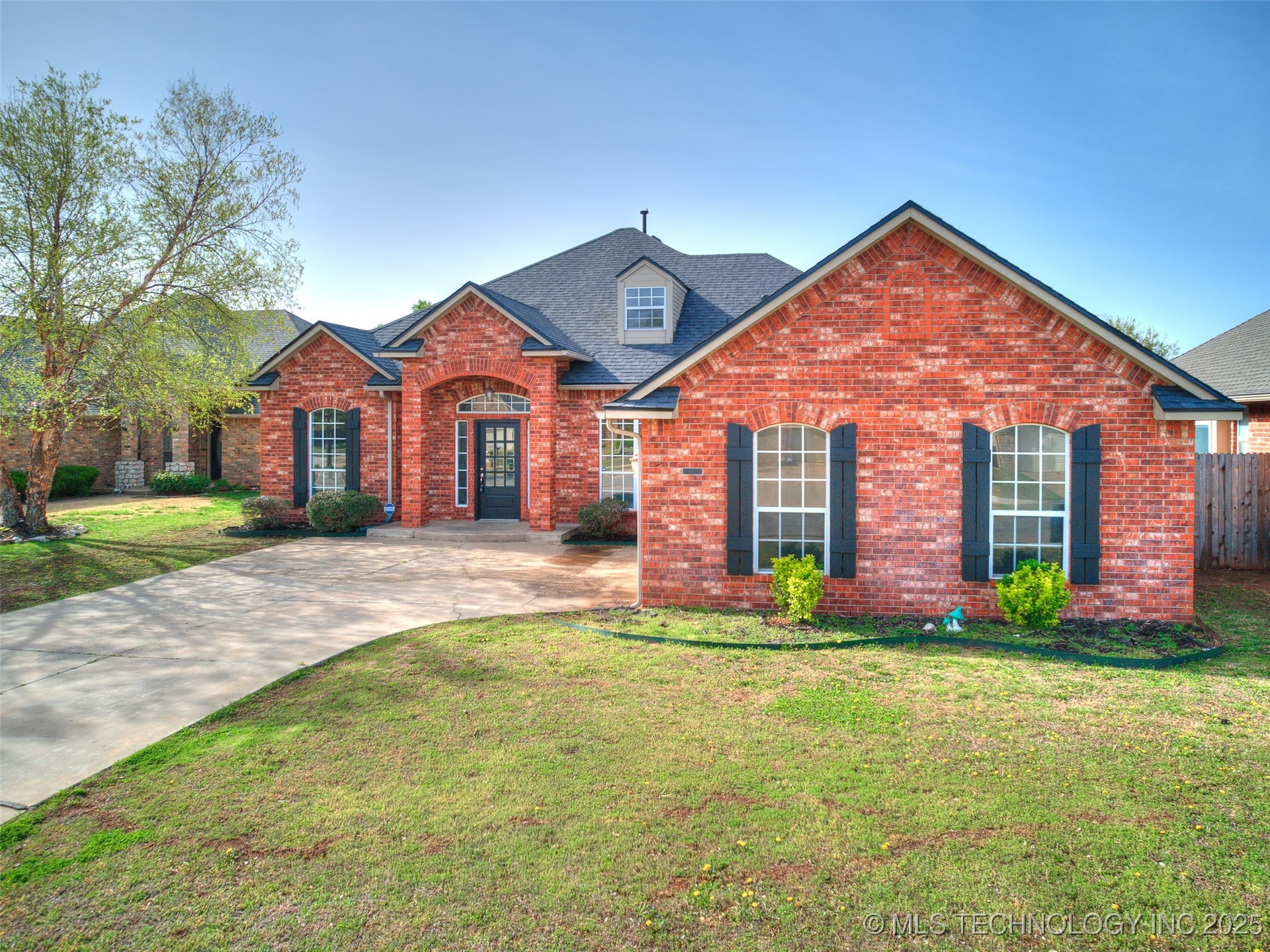 1630 Strayfox Crossing Property Photo 2