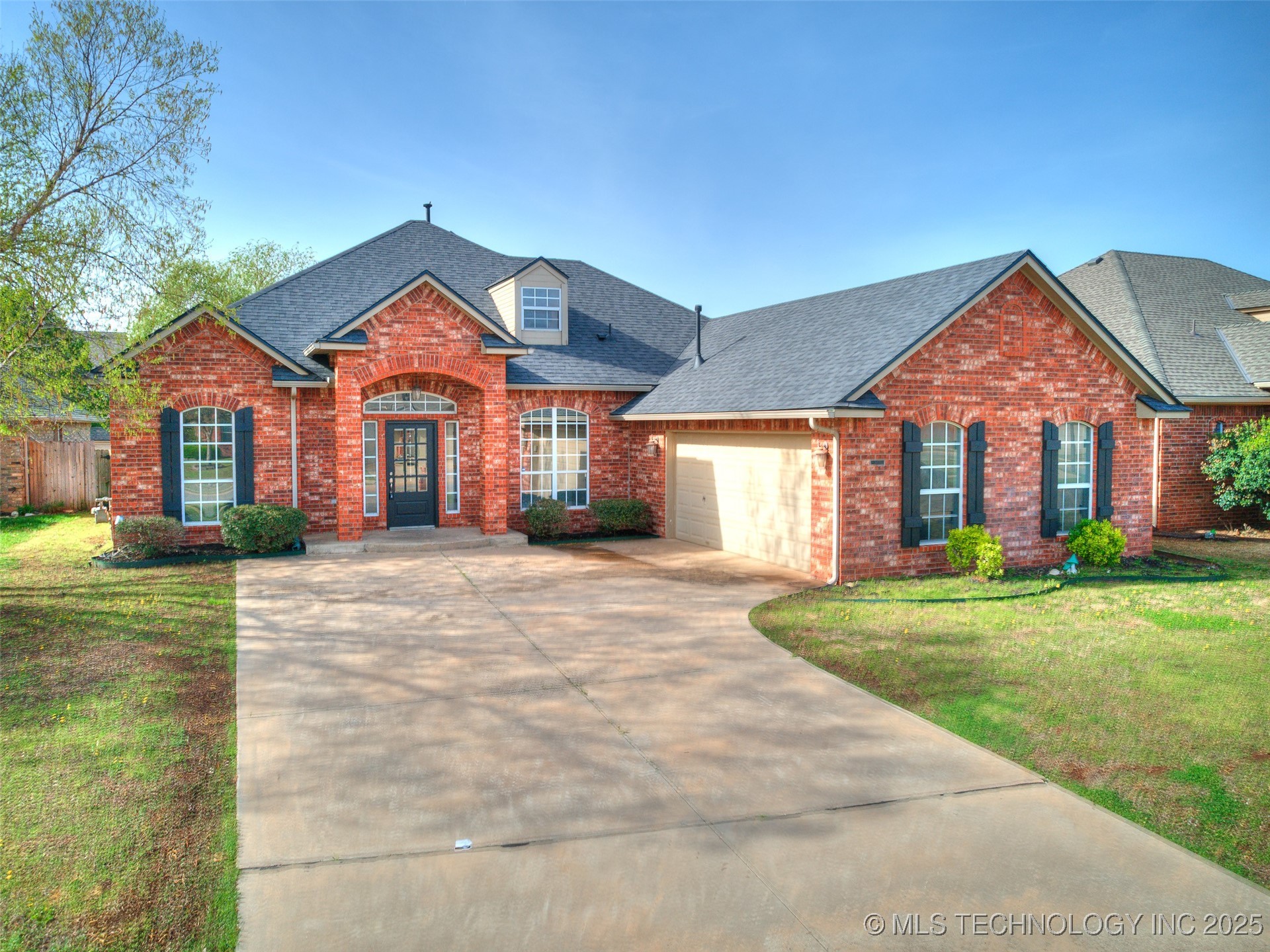 1630 Strayfox Crossing Property Photo 4