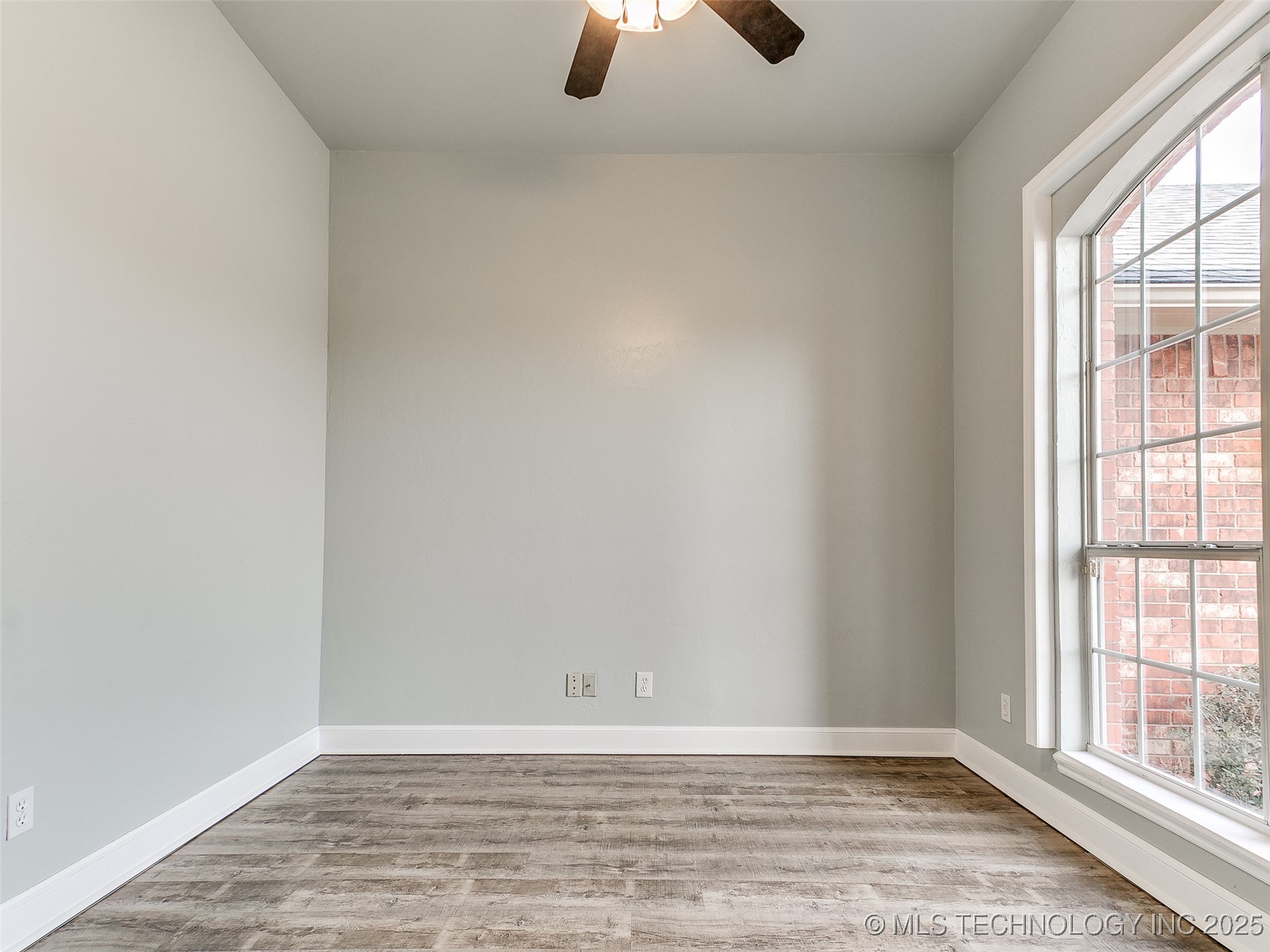 1630 Strayfox Crossing Property Photo 8
