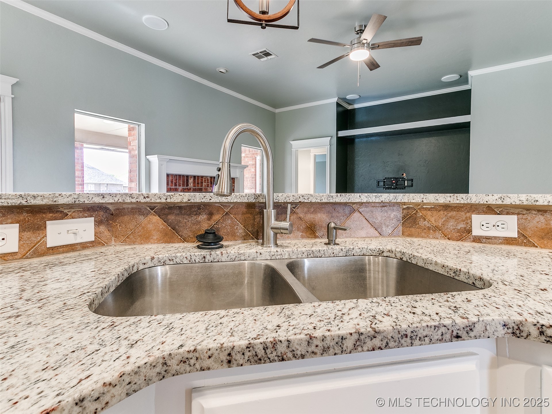 1630 Strayfox Crossing Property Photo 14