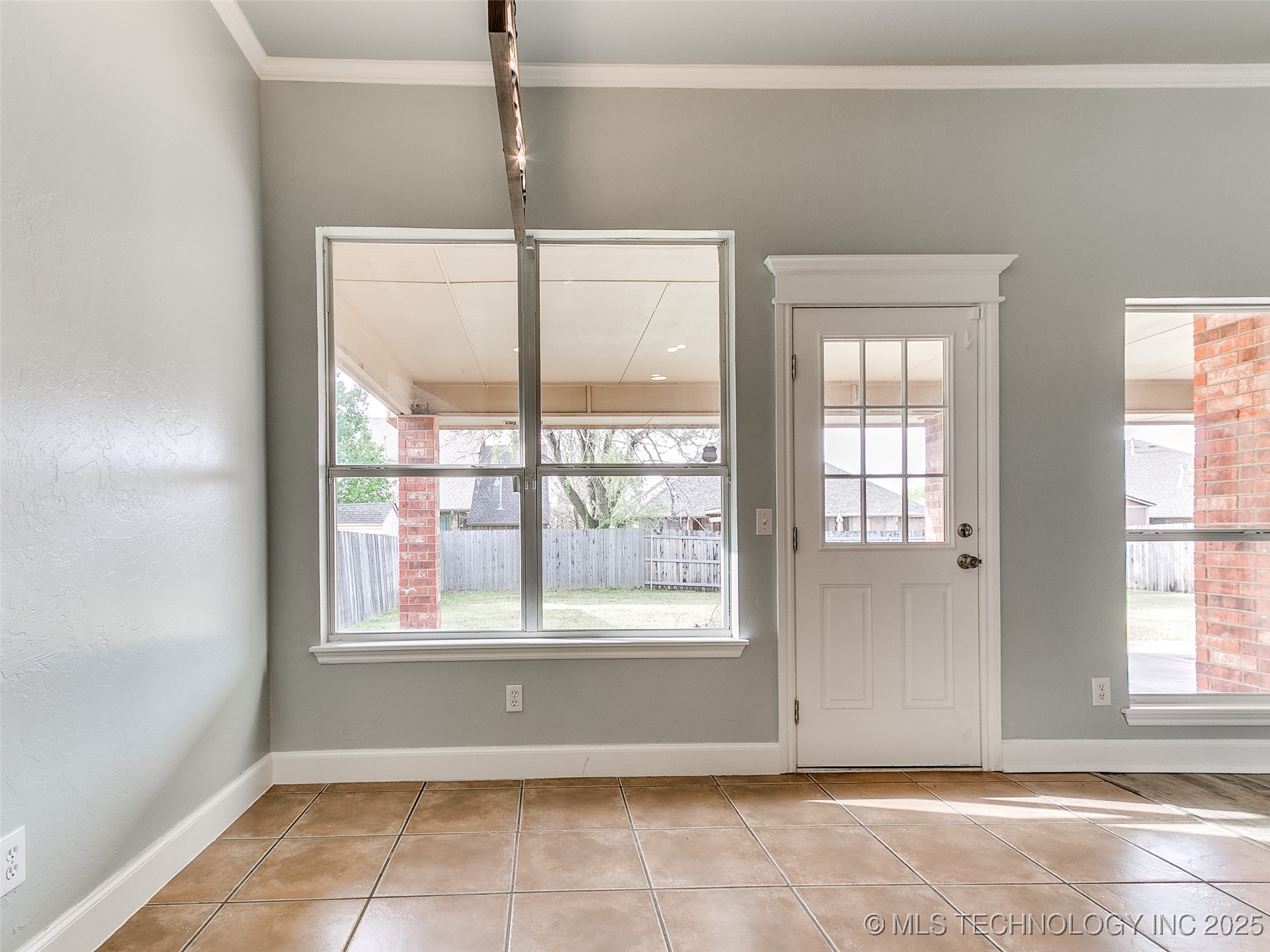 1630 Strayfox Crossing Property Photo 17