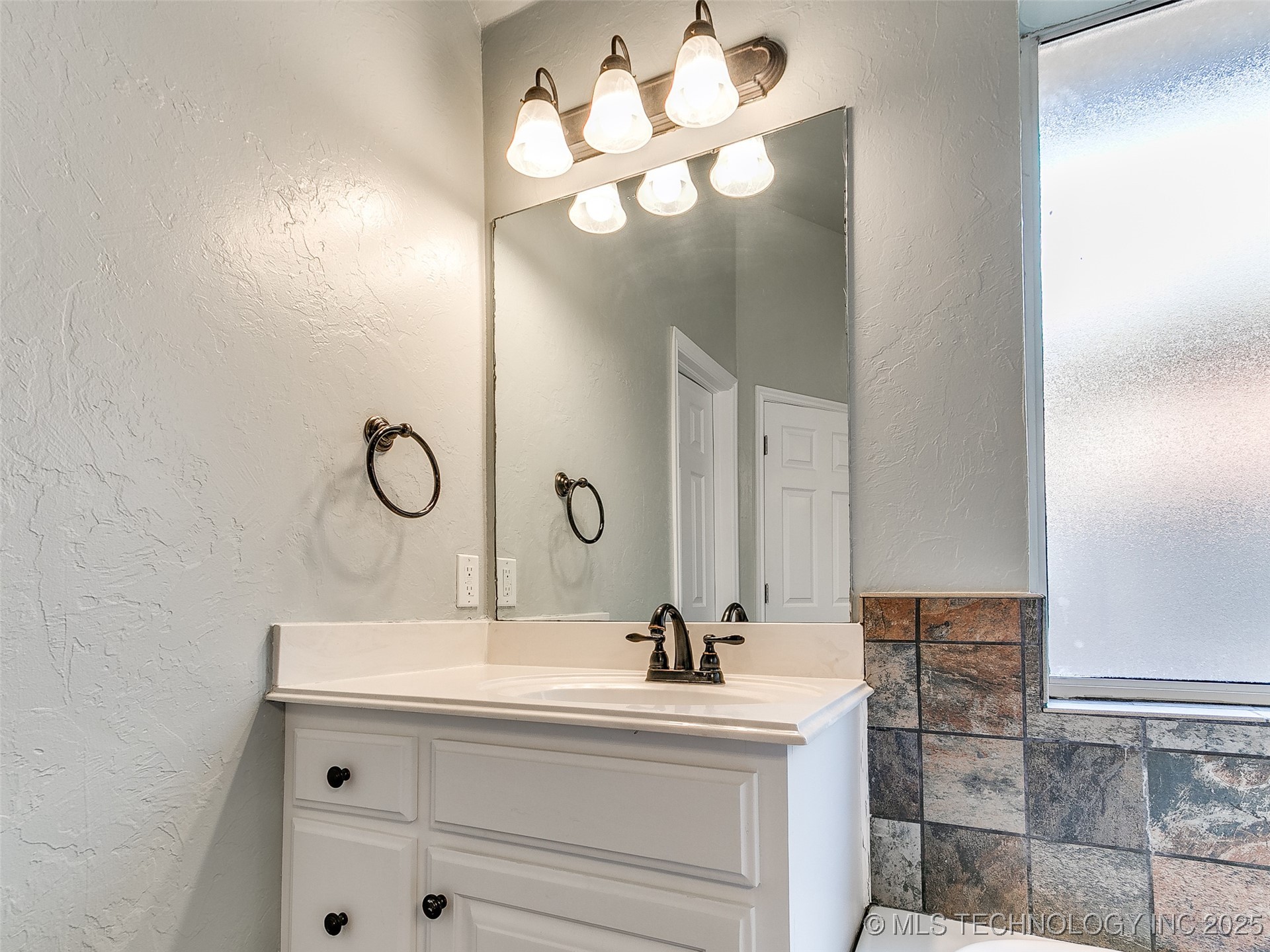 1630 Strayfox Crossing Property Photo 32