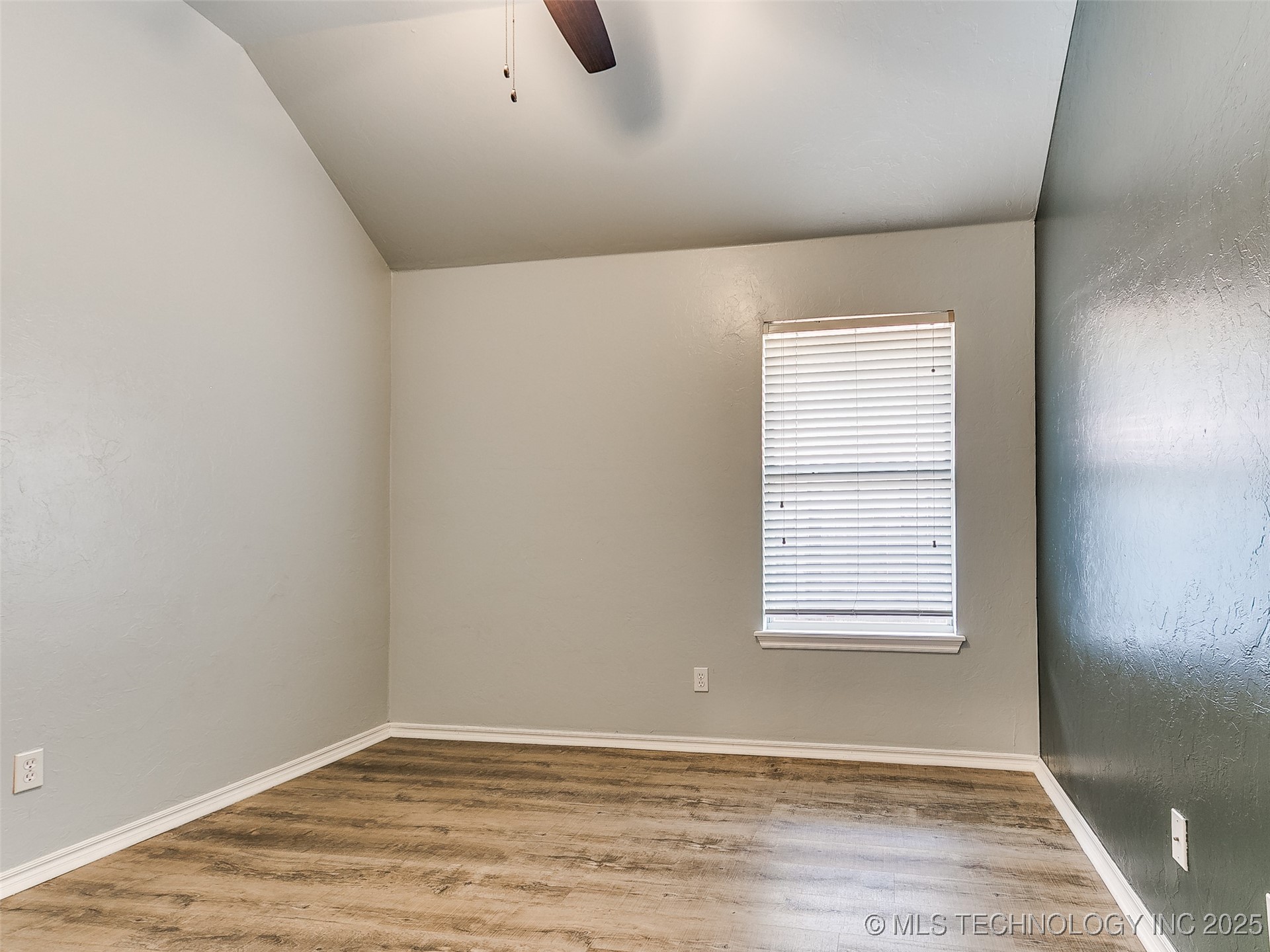 1630 Strayfox Crossing Property Photo 34