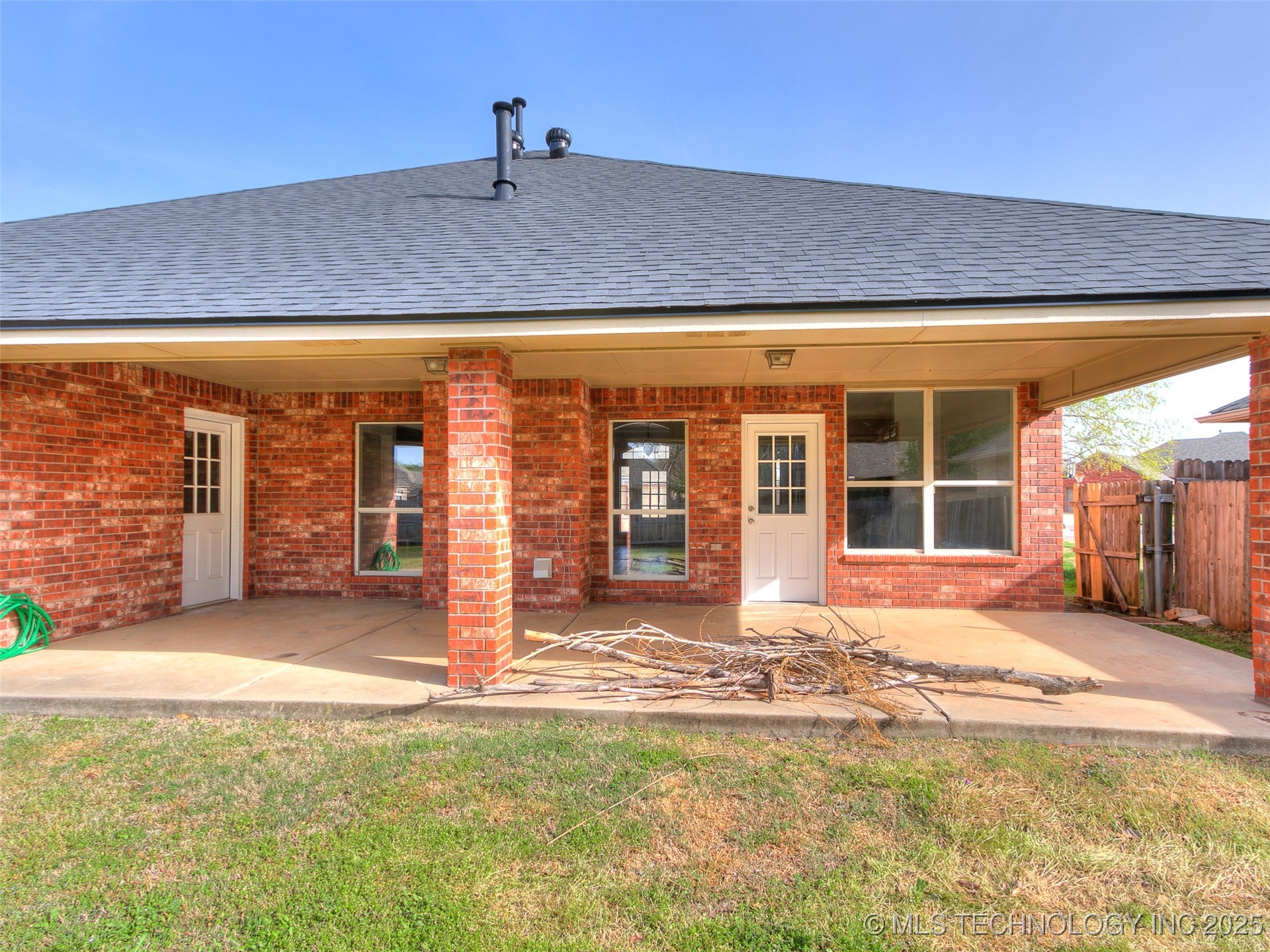 1630 Strayfox Crossing Property Photo 41