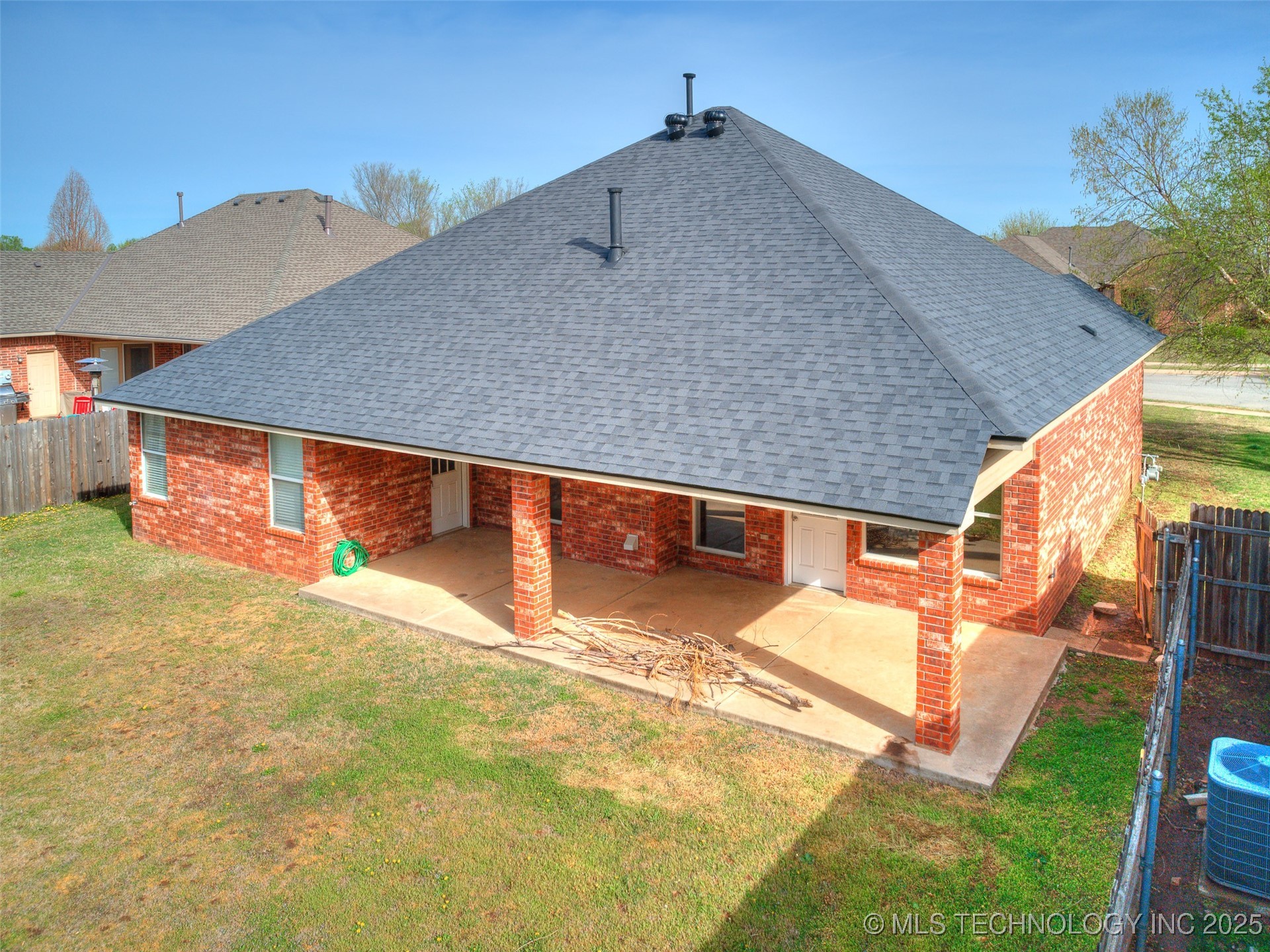 1630 Strayfox Crossing Property Photo 45
