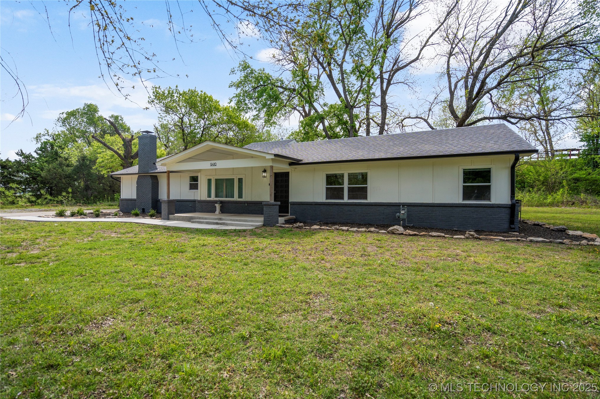 9410 E 17th Place Property Photo
