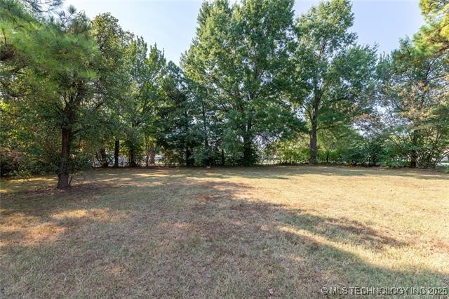 215 W 40th Place Property Photo 1