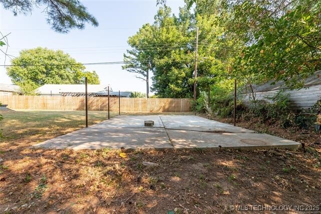 215 W 40th Place Property Photo 4