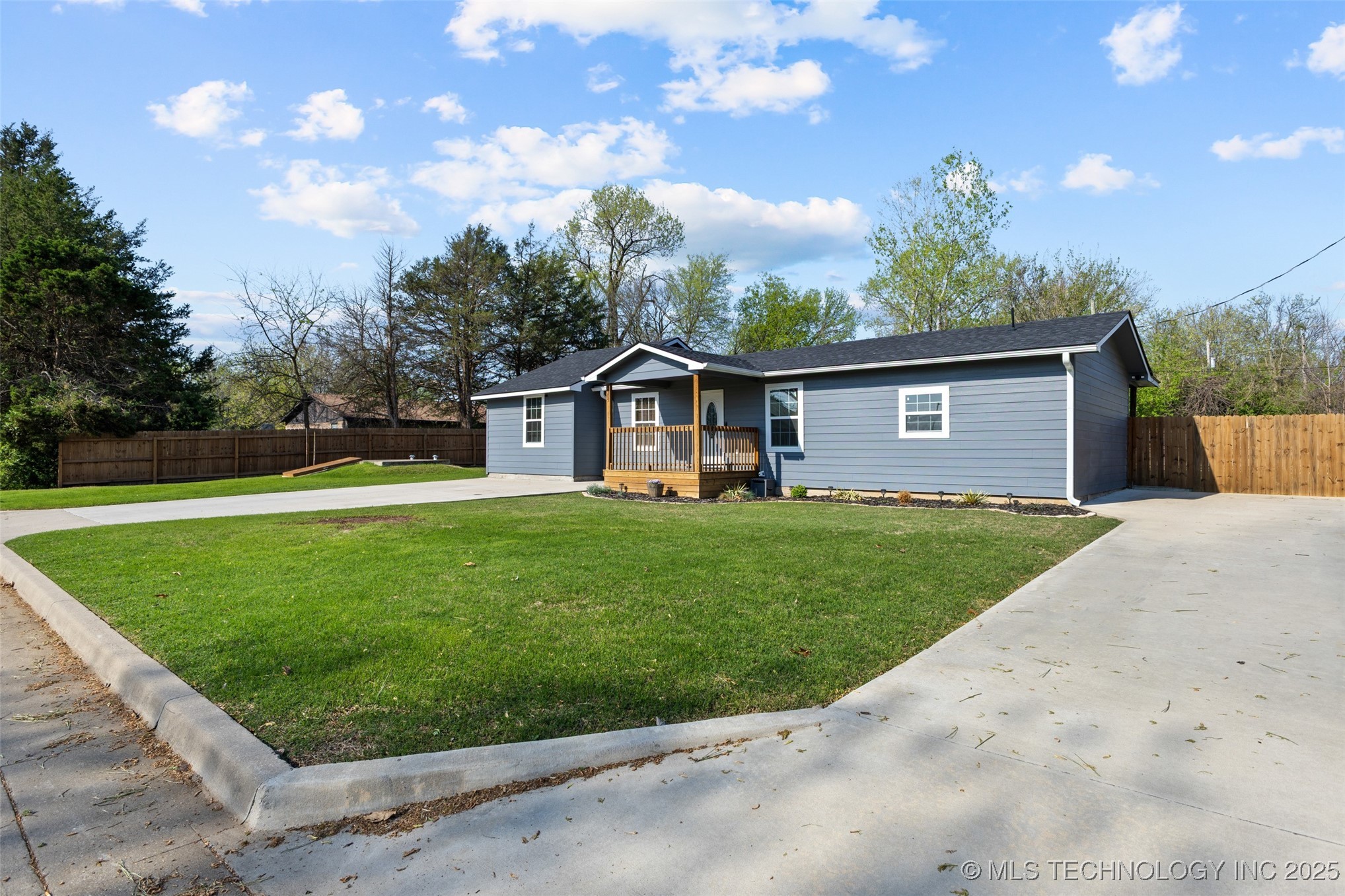 Airport Heights Real Estate Listings Main Image