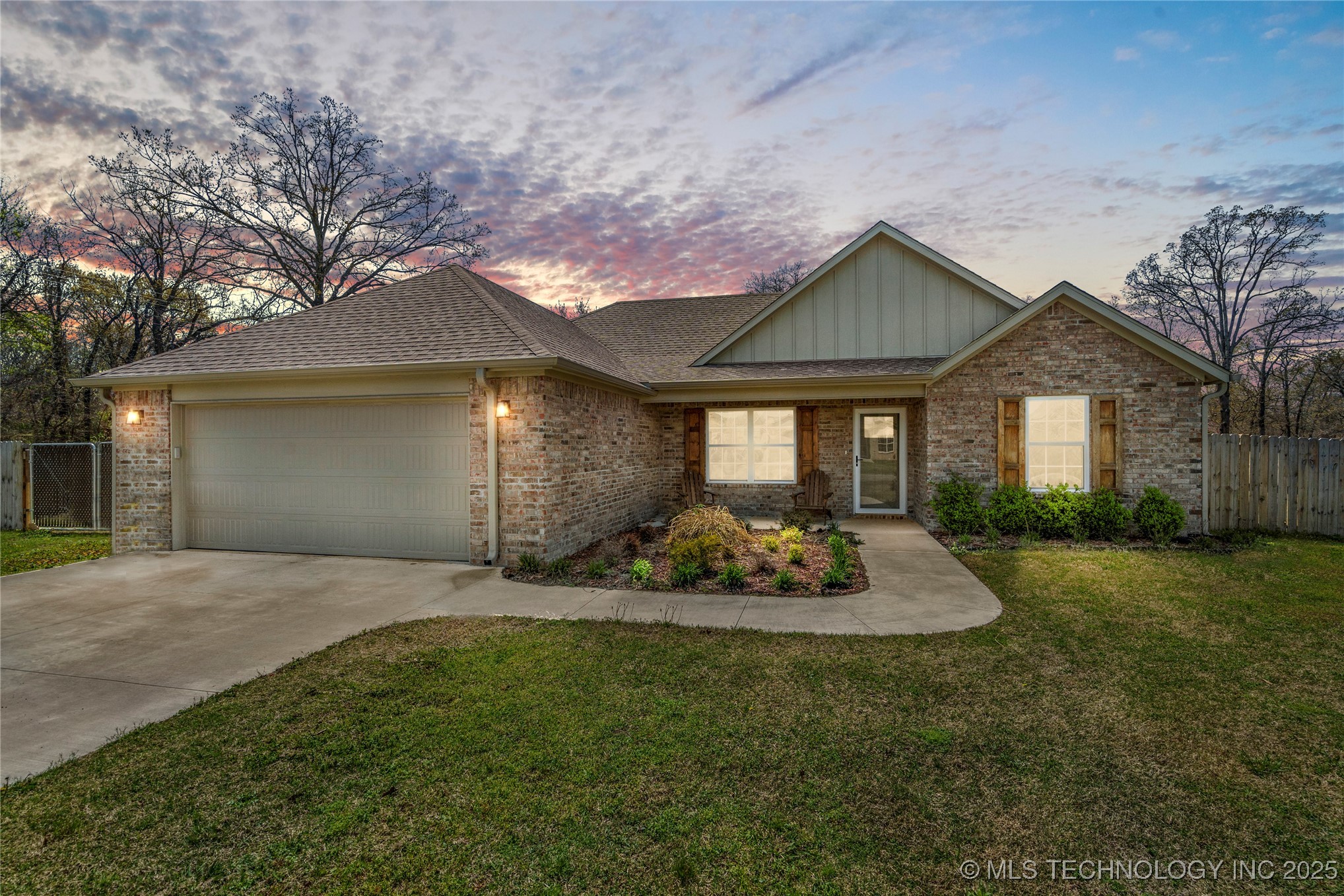 12989 W Hemingway Drive Property Photo 1