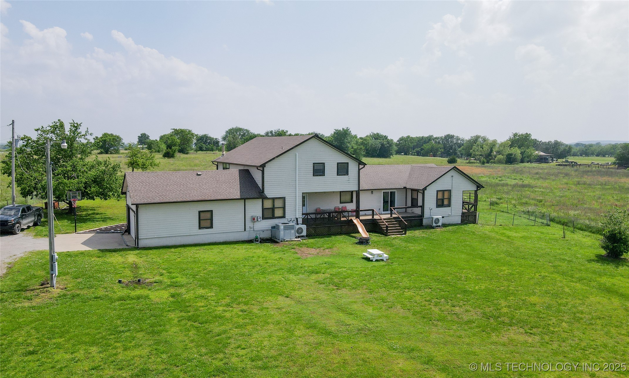 4621 Garfield Road Property Photo 1