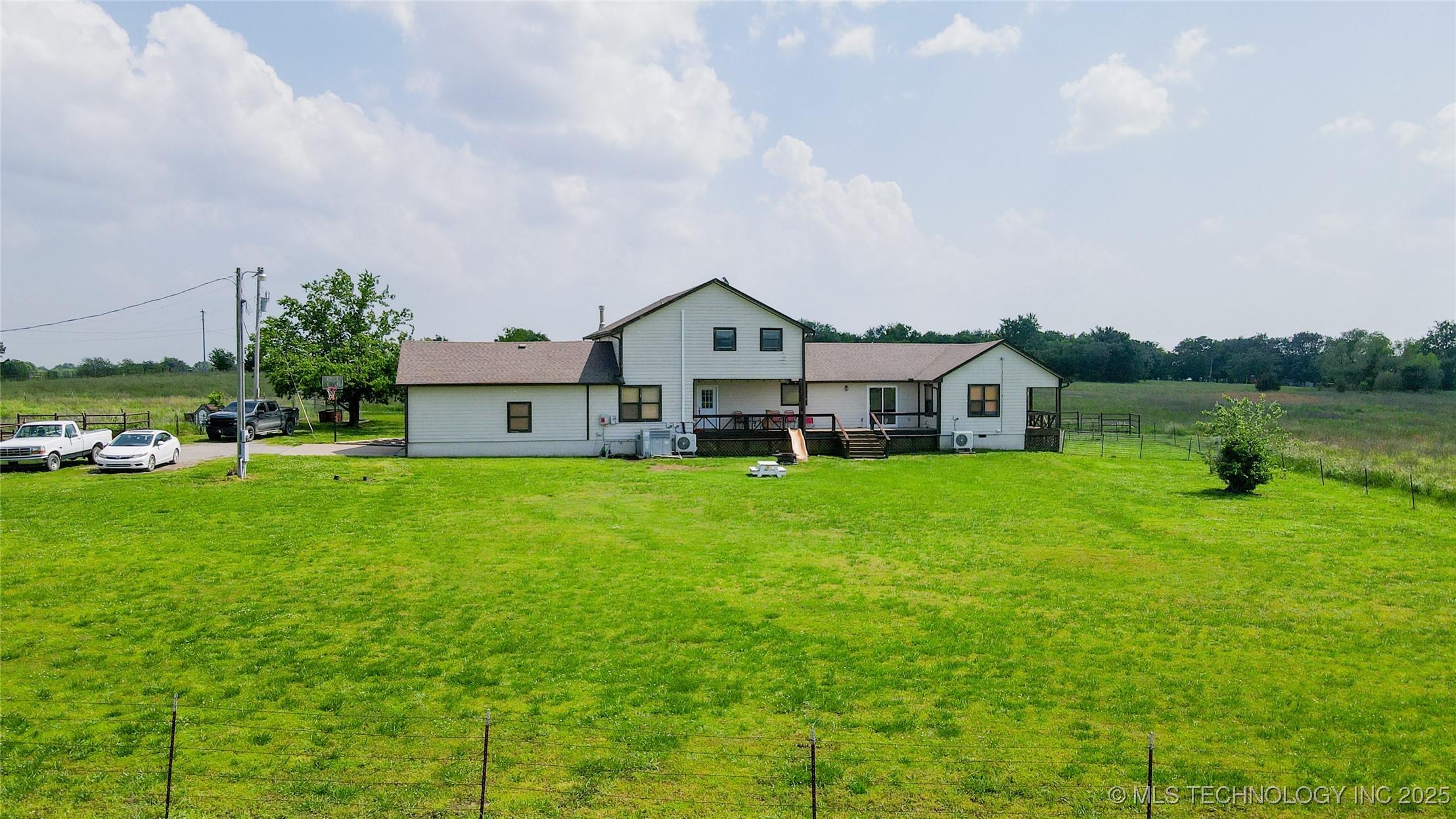 4621 Garfield Road Property Photo 2