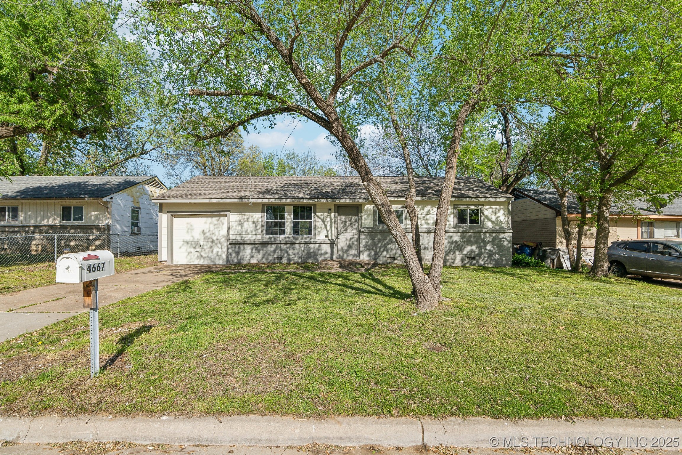 4667 N Cheyenne Avenue Property Photo