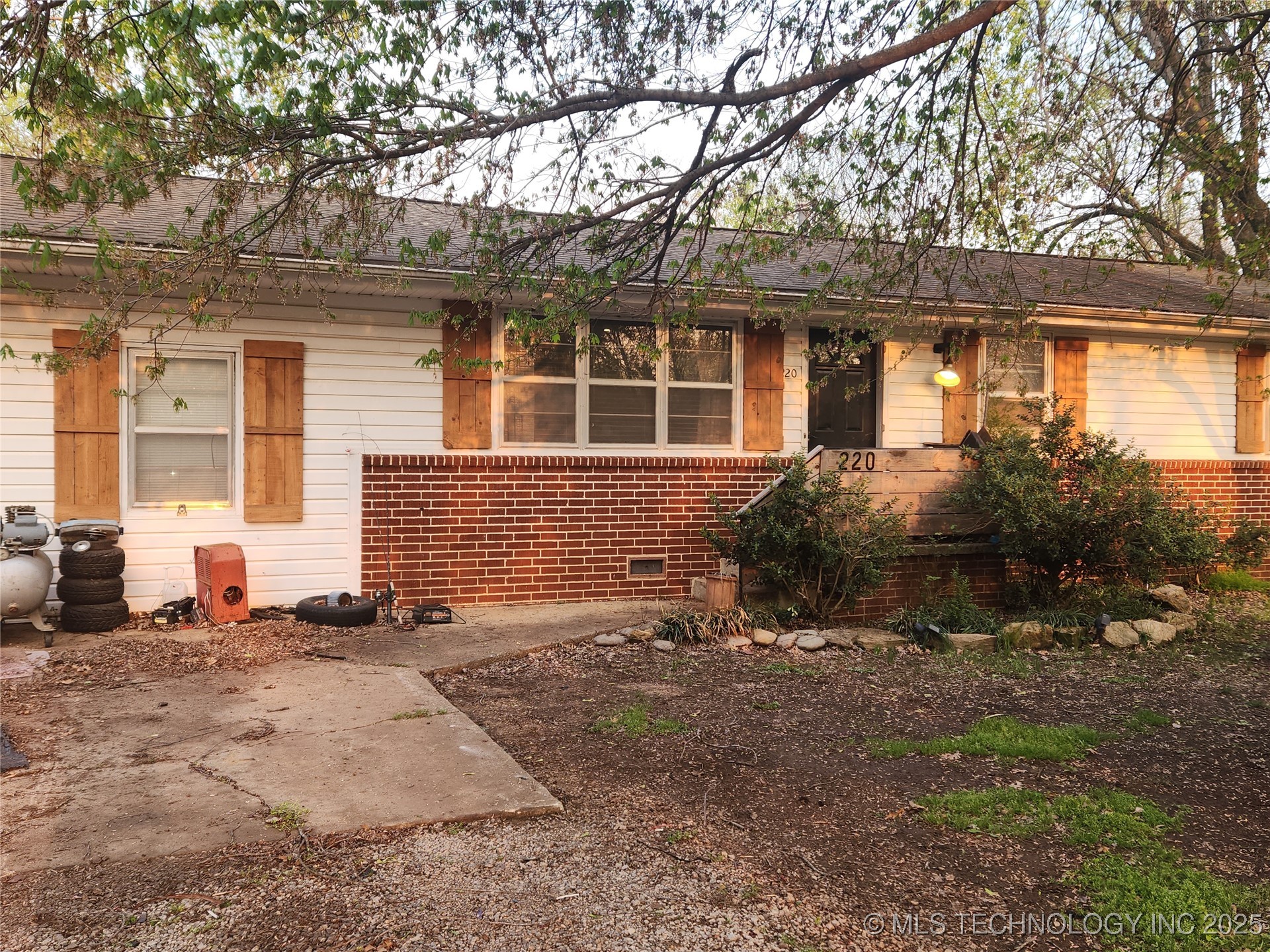220 S Walnut Street Property Photo