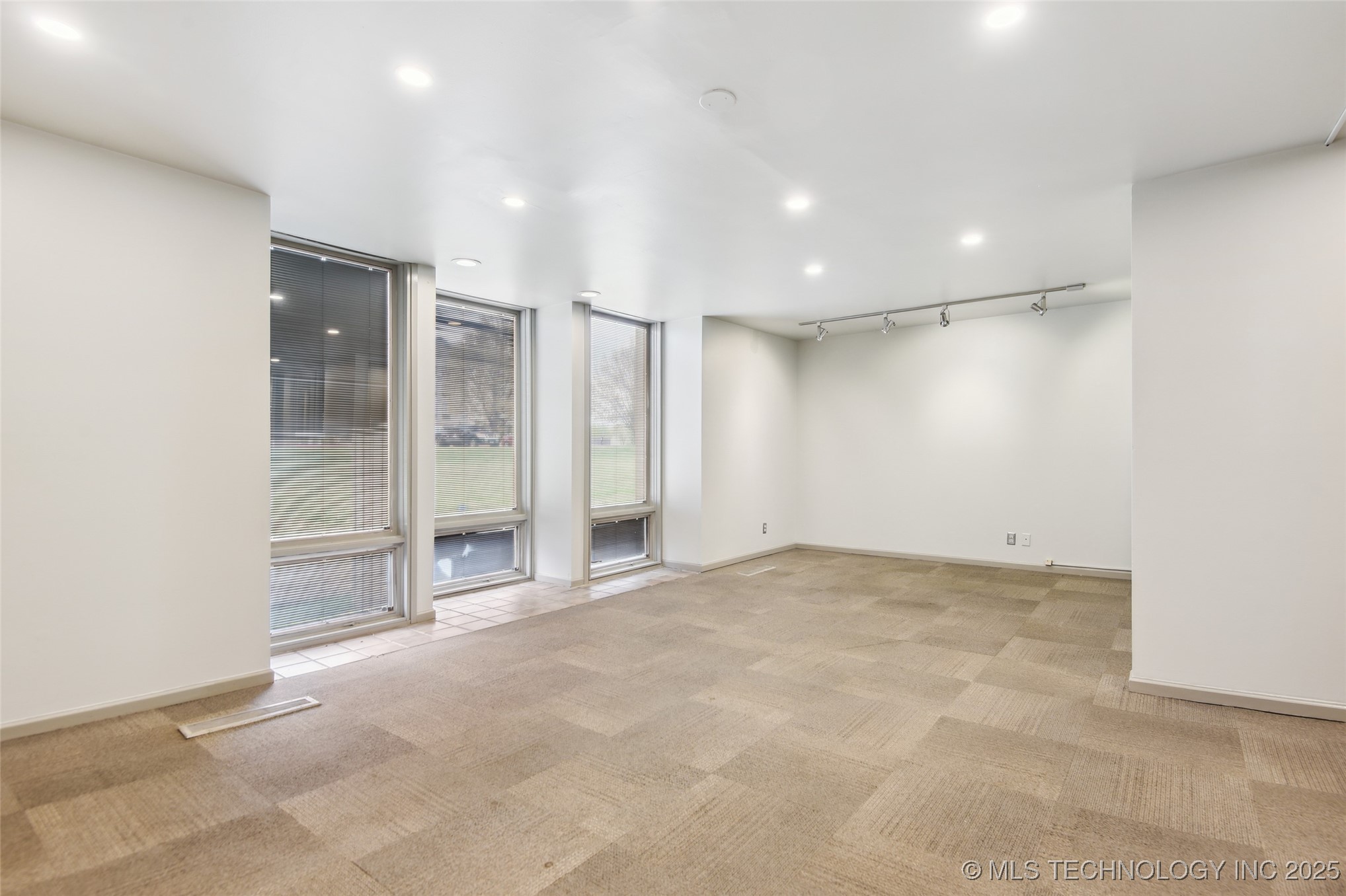 7225 S 85th East Avenue 200 Property Photo 14