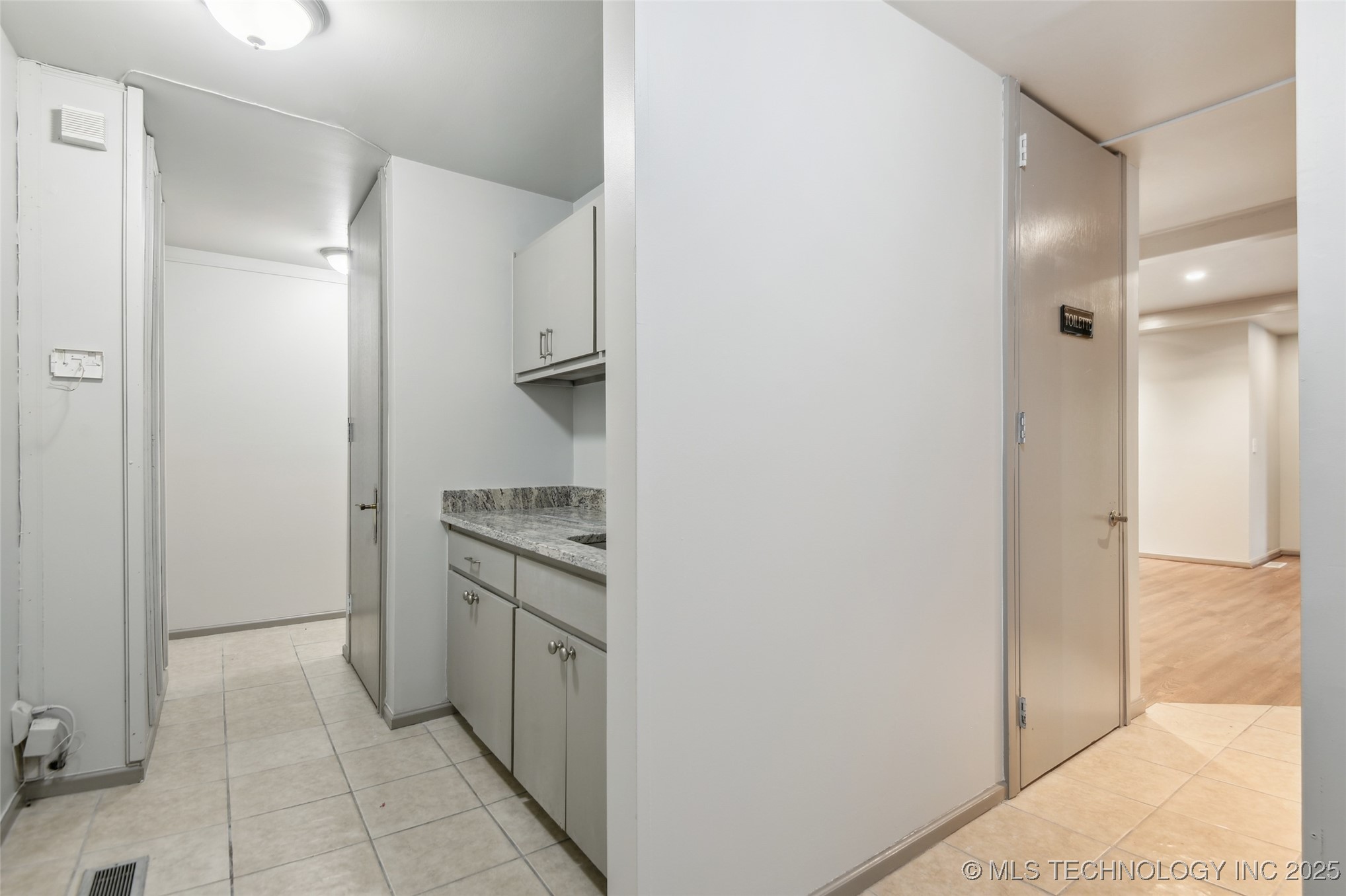 7225 S 85th East Avenue 200 Property Photo 15