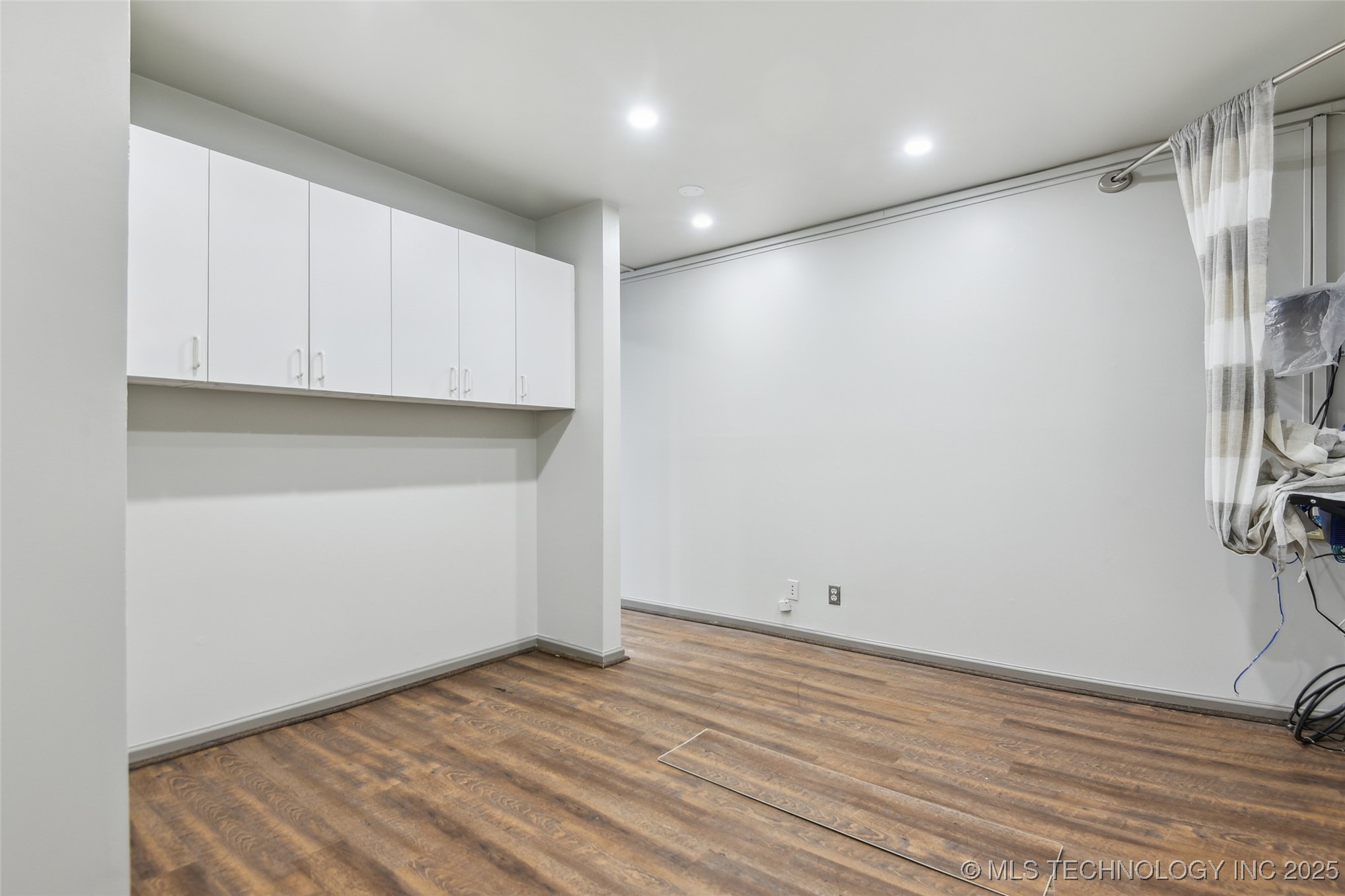 7225 S 85th East Avenue 200 Property Photo 17