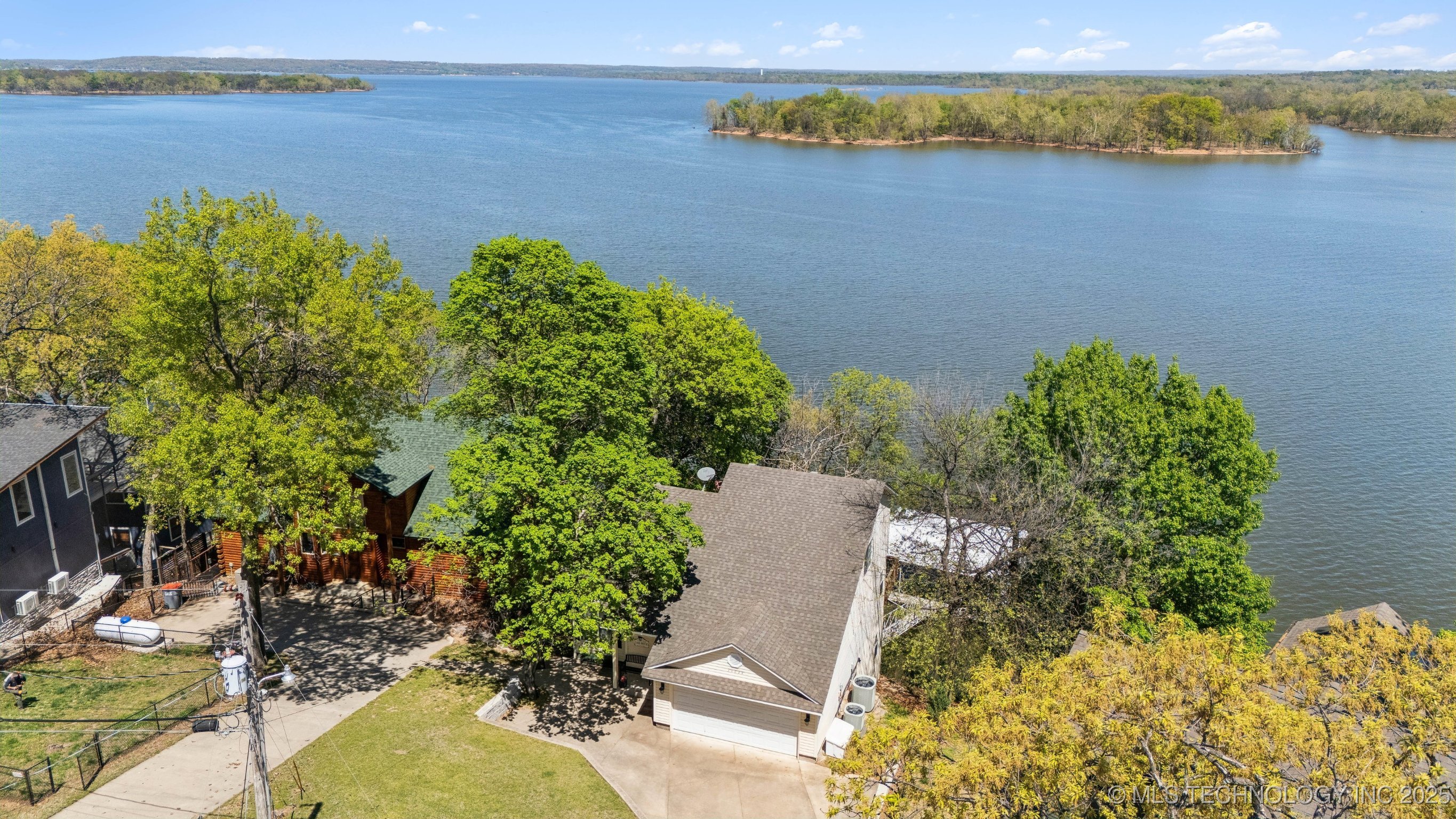 30824 Caroline Circle Property Photo 3