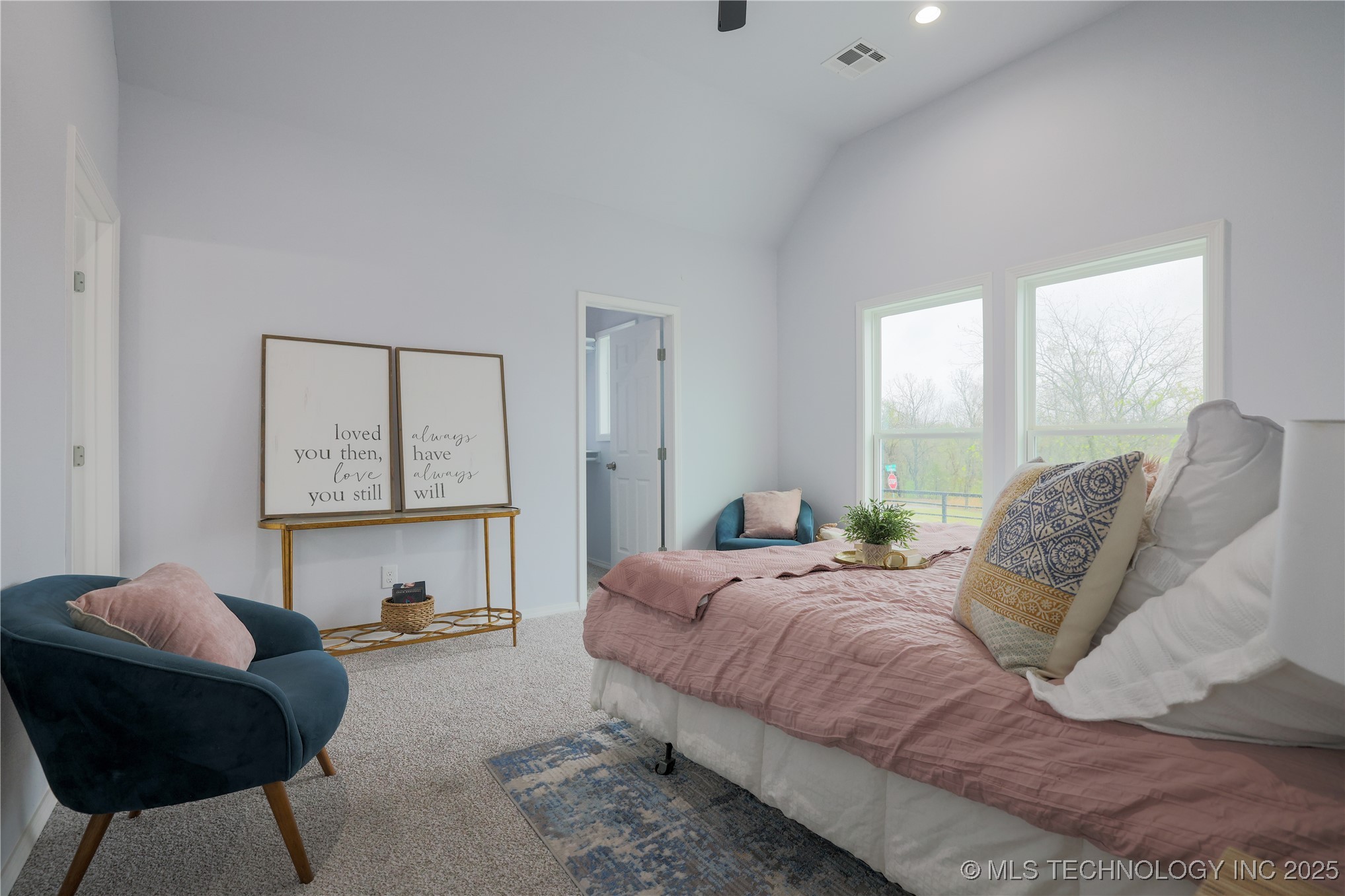 425 E 48th Court Property Photo 19