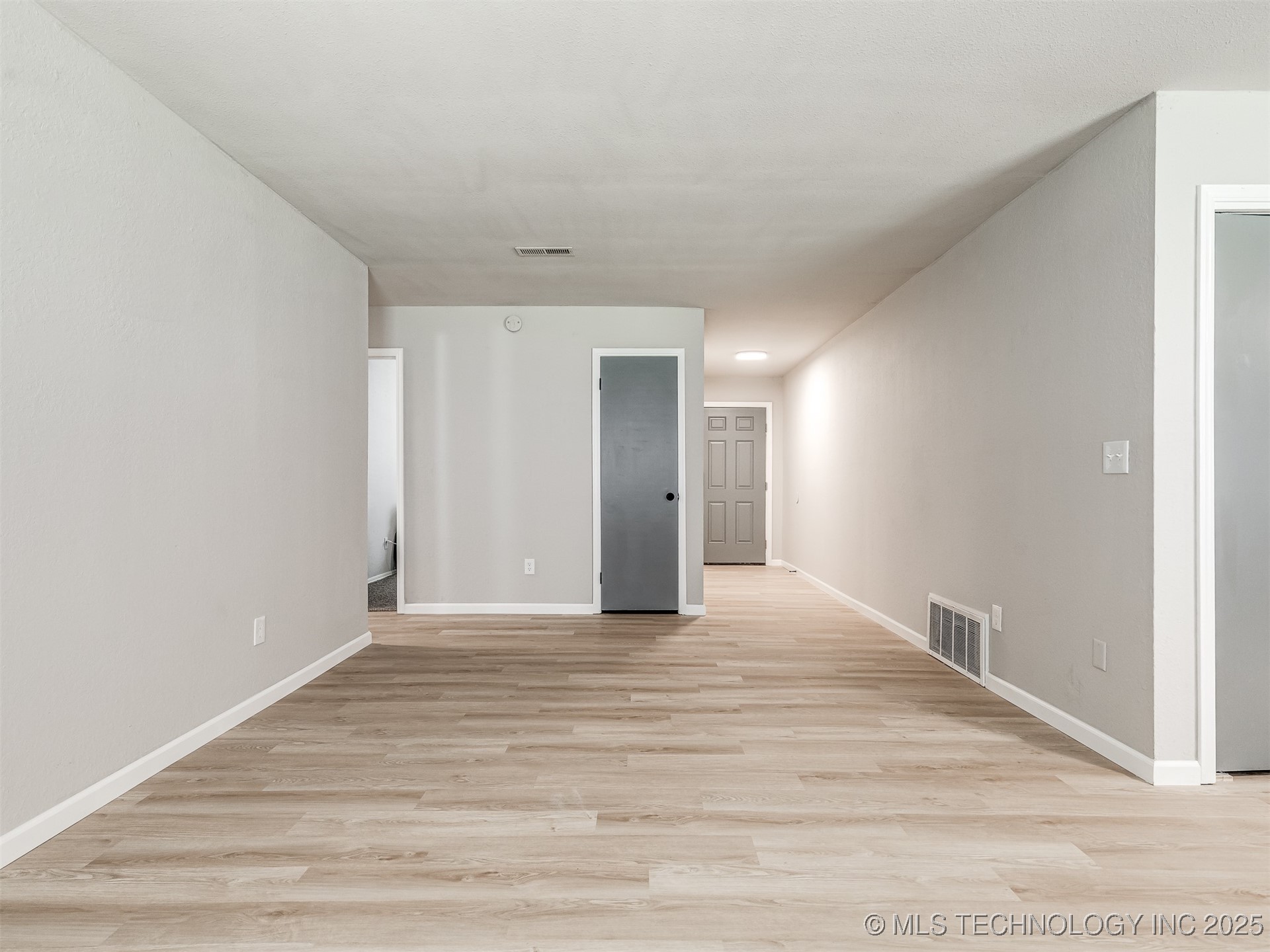 701 W 27th Street Property Photo 8