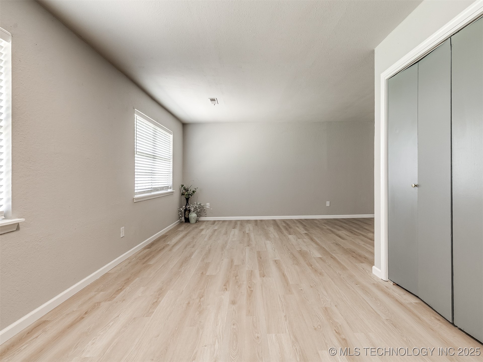 701 W 27th Street Property Photo 10