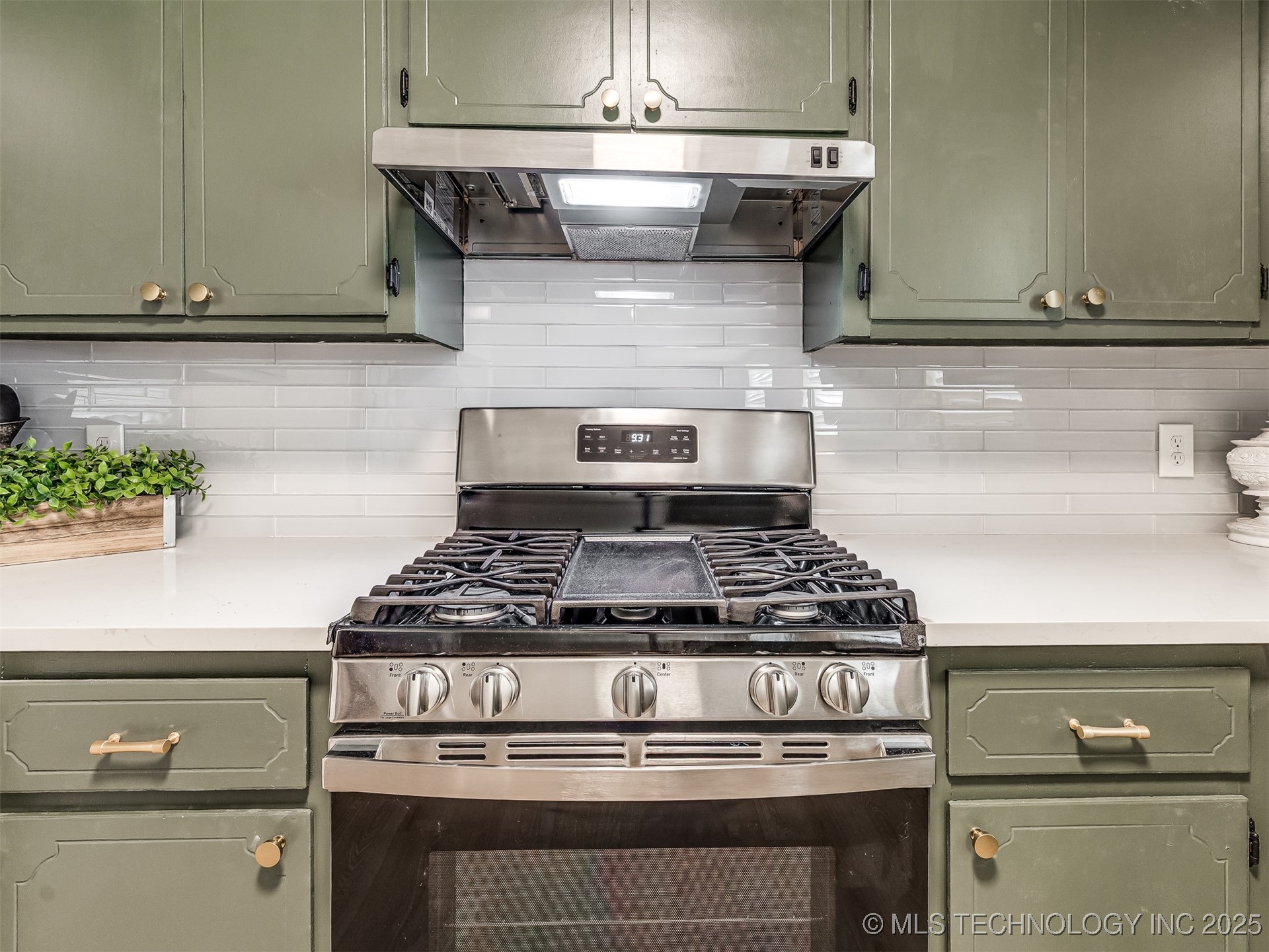 701 W 27th Street Property Photo 17