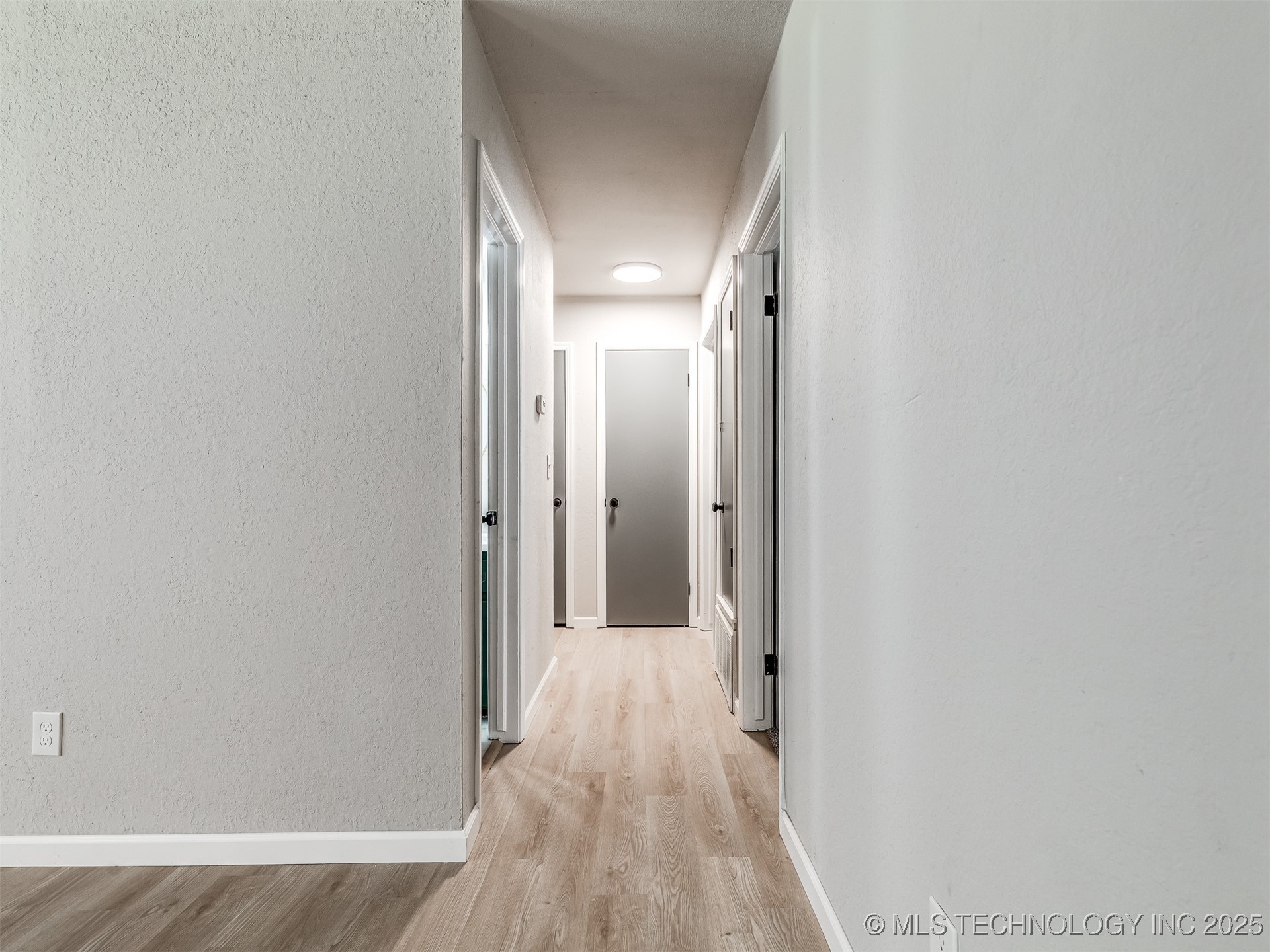 701 W 27th Street Property Photo 18