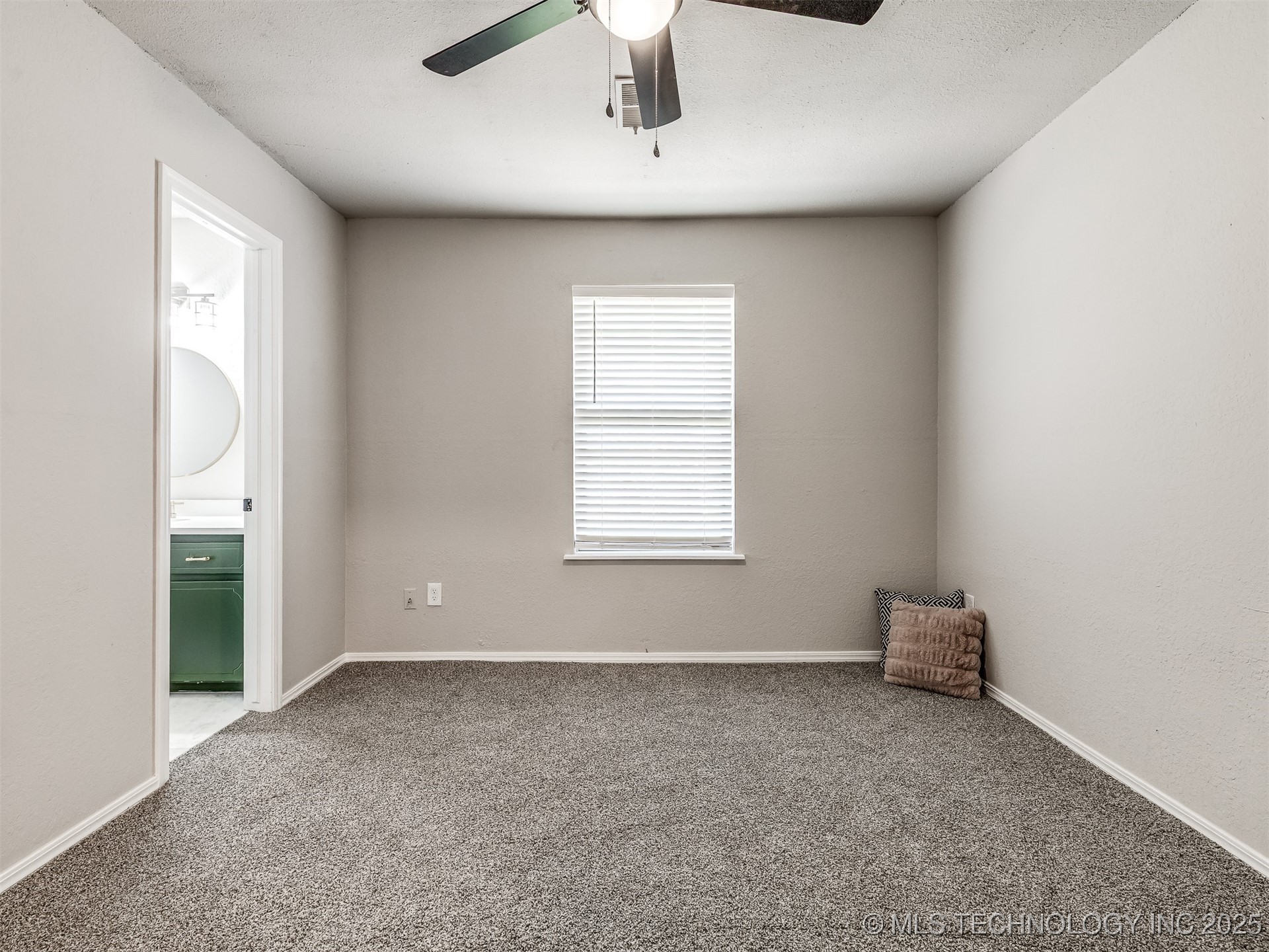 701 W 27th Street Property Photo 19
