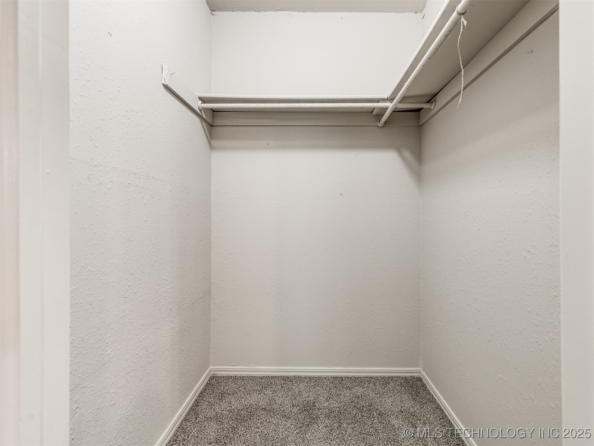 701 W 27th Street Property Photo 21