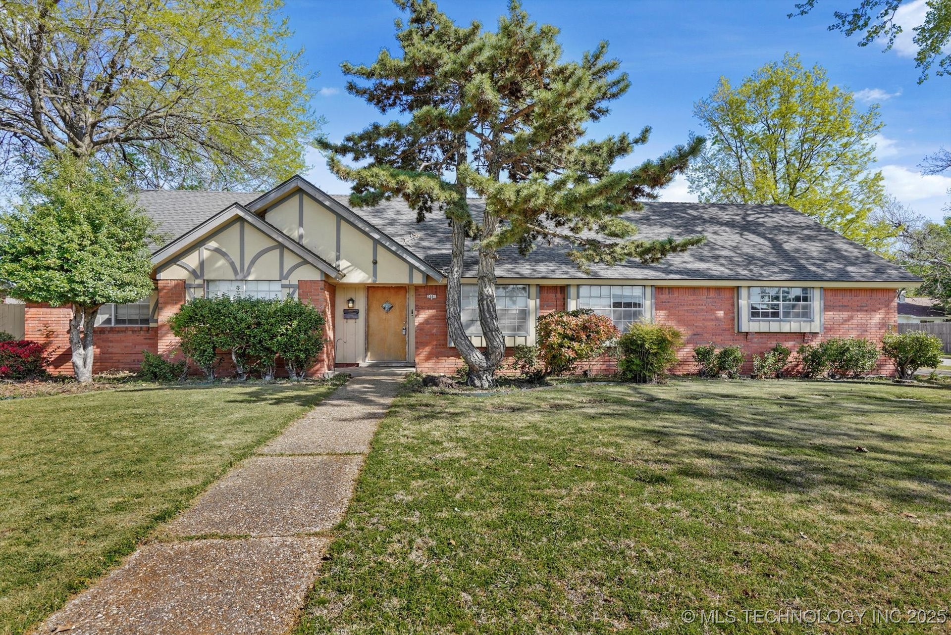 3681 E 49th Place Property Photo 2