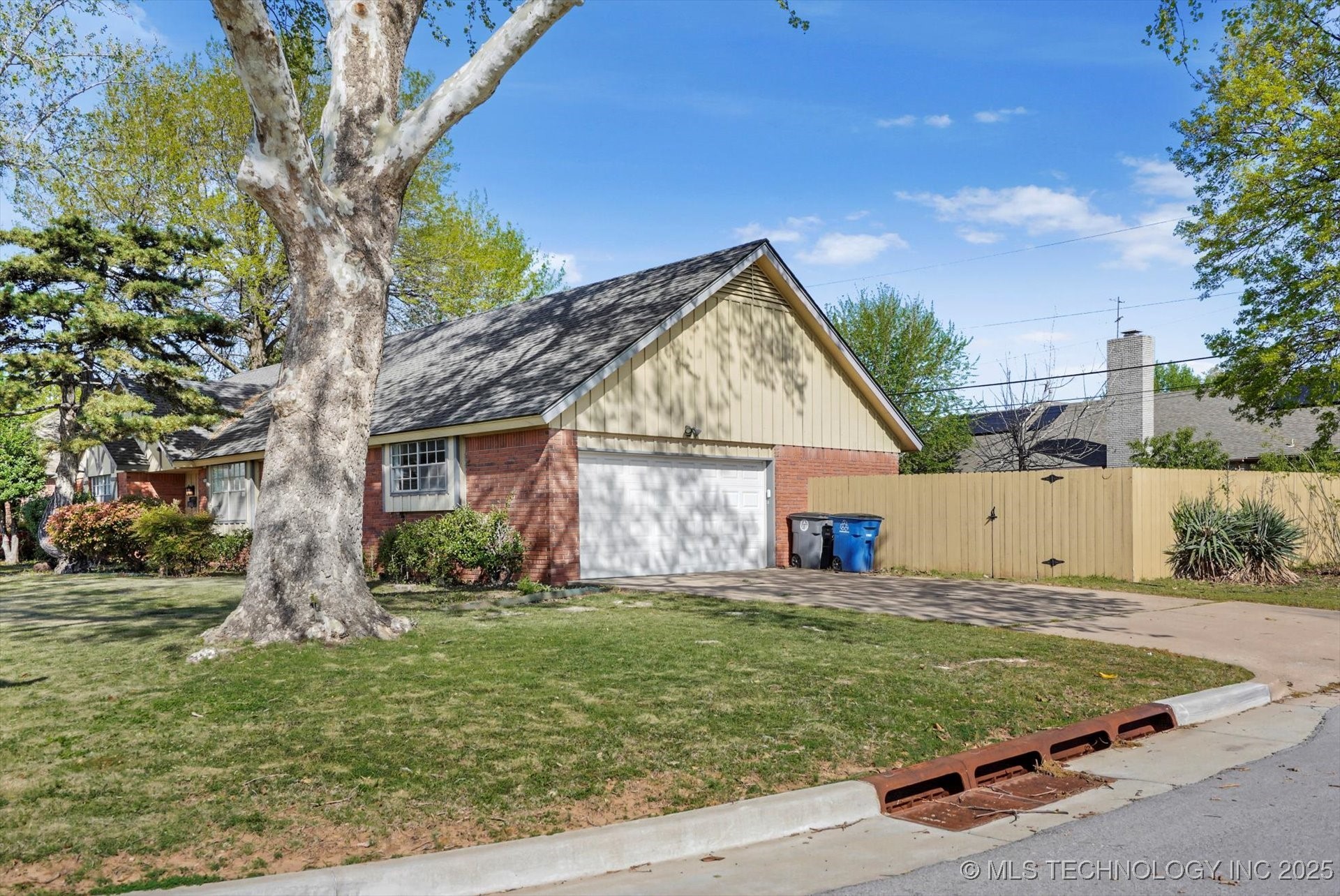 3681 E 49th Place Property Photo 3