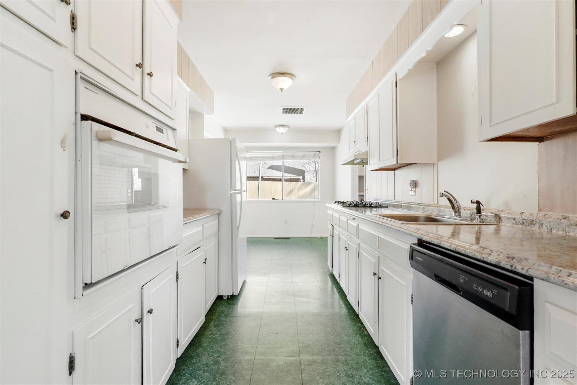 3681 E 49th Place Property Photo 8