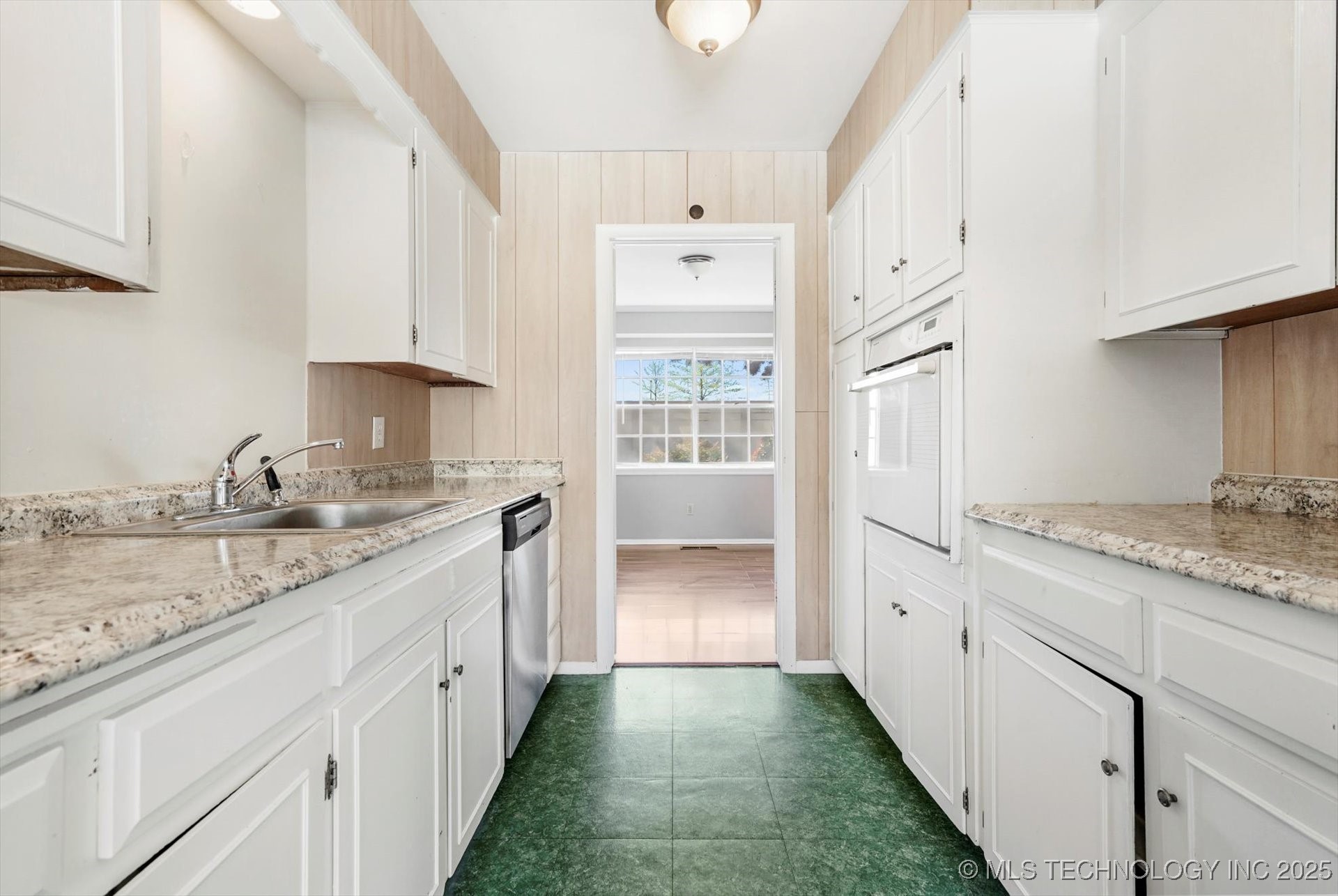 3681 E 49th Place Property Photo 11