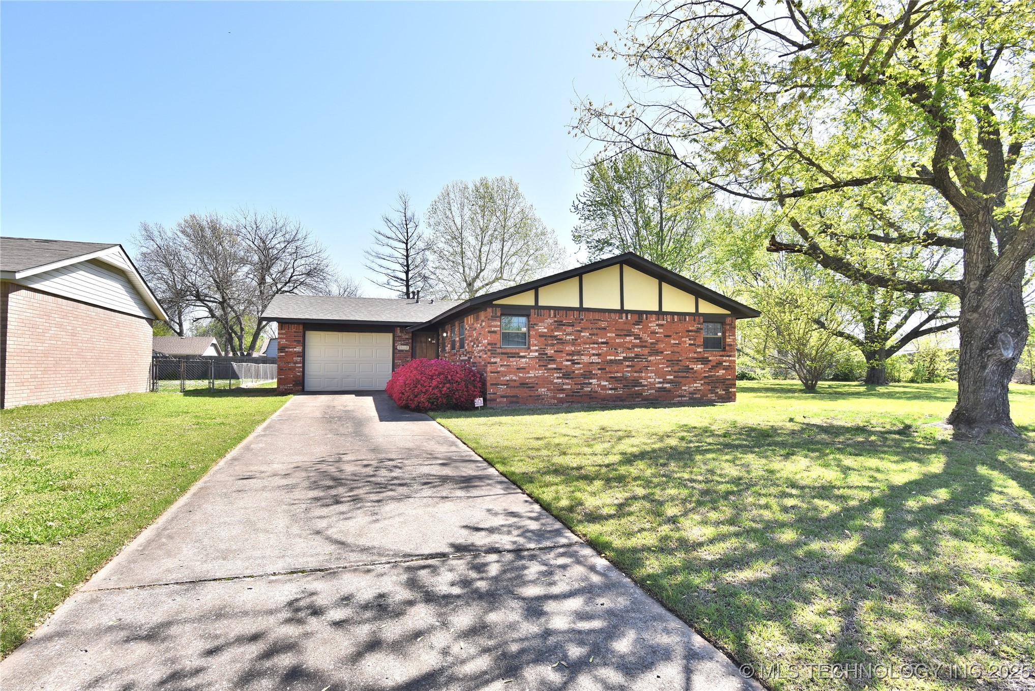 13687 S 286th East Avenue Property Photo