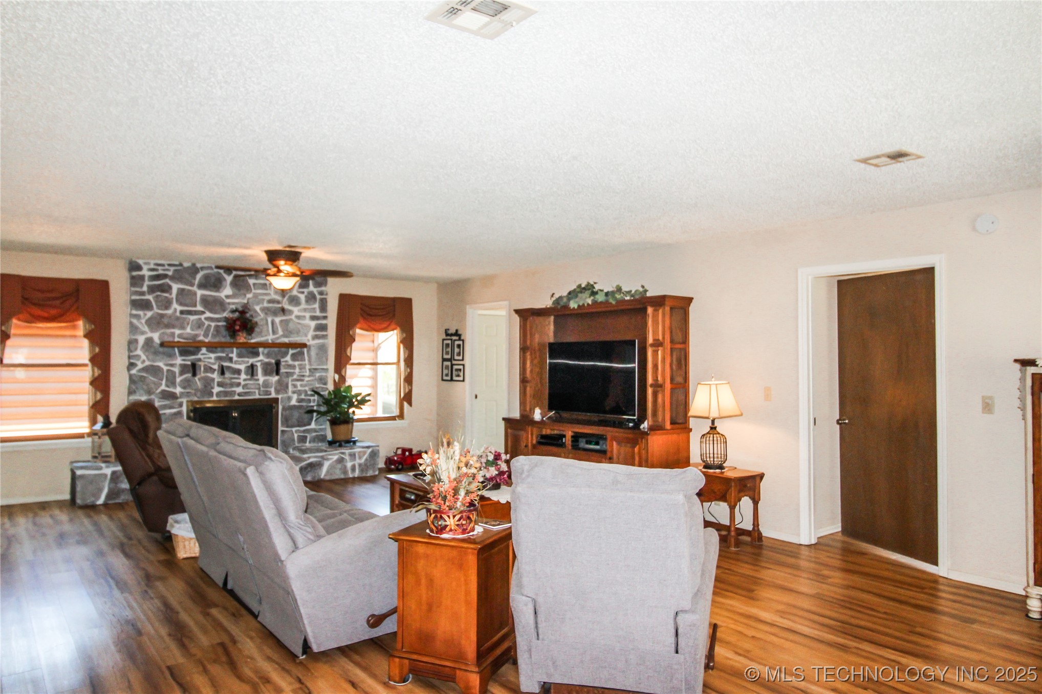 175 Granite Circle Property Photo 5