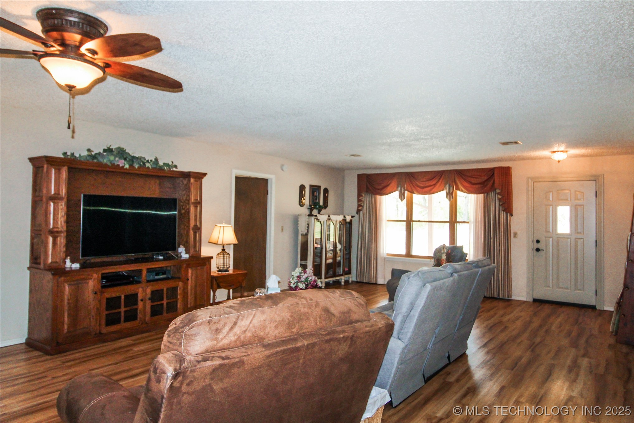 175 Granite Circle Property Photo 7