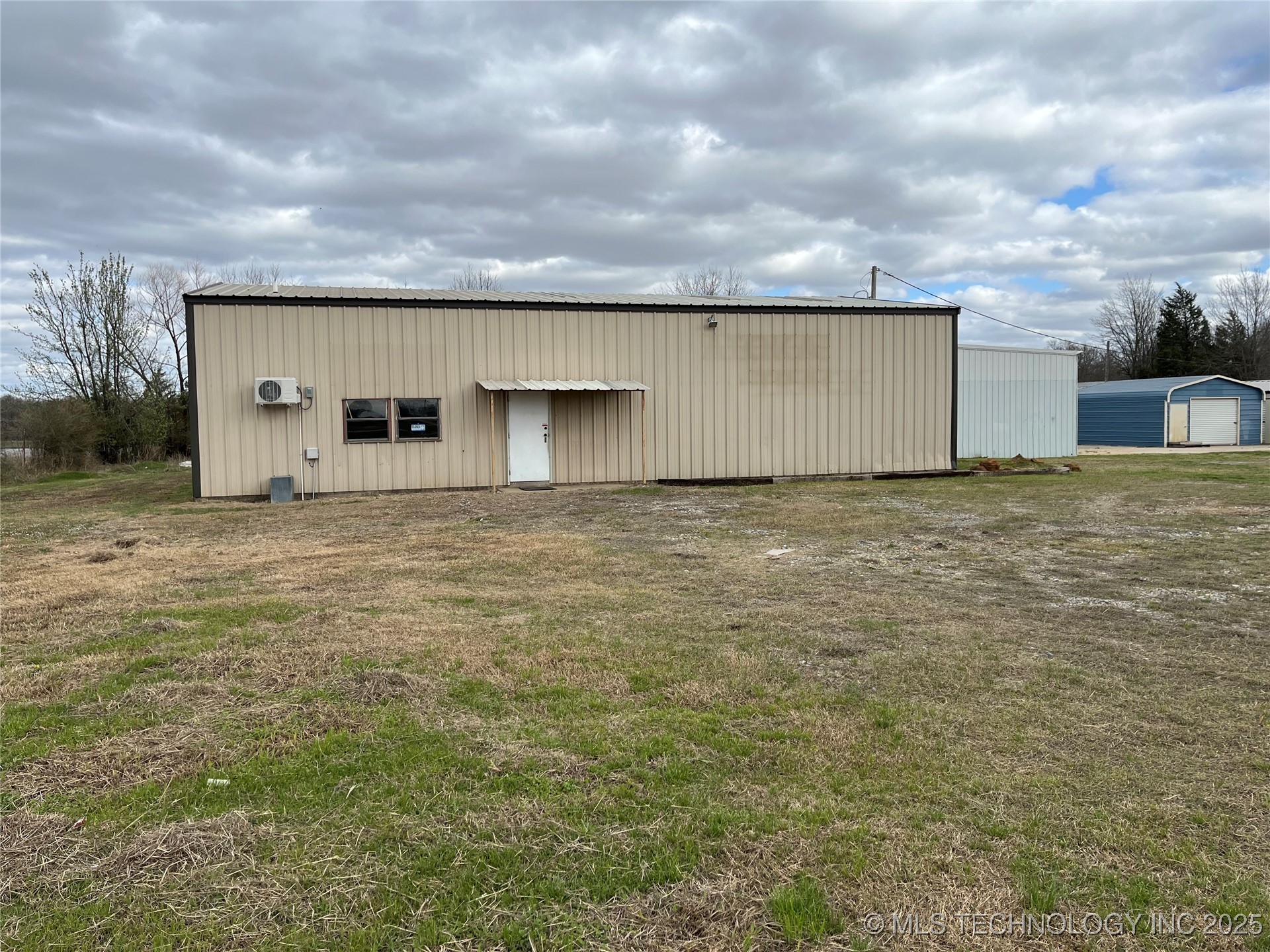 3756 S Mississippi Property Photo