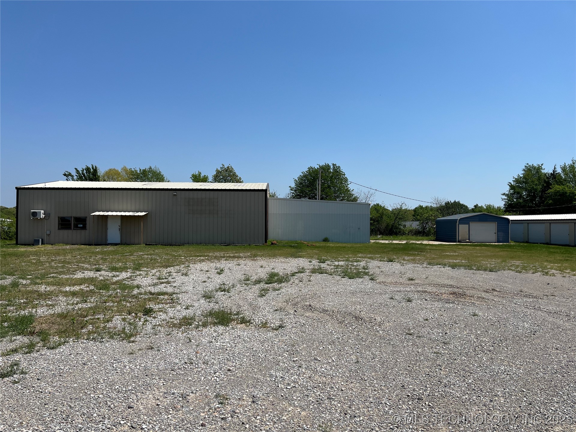 3756 S Mississippi Property Photo 5