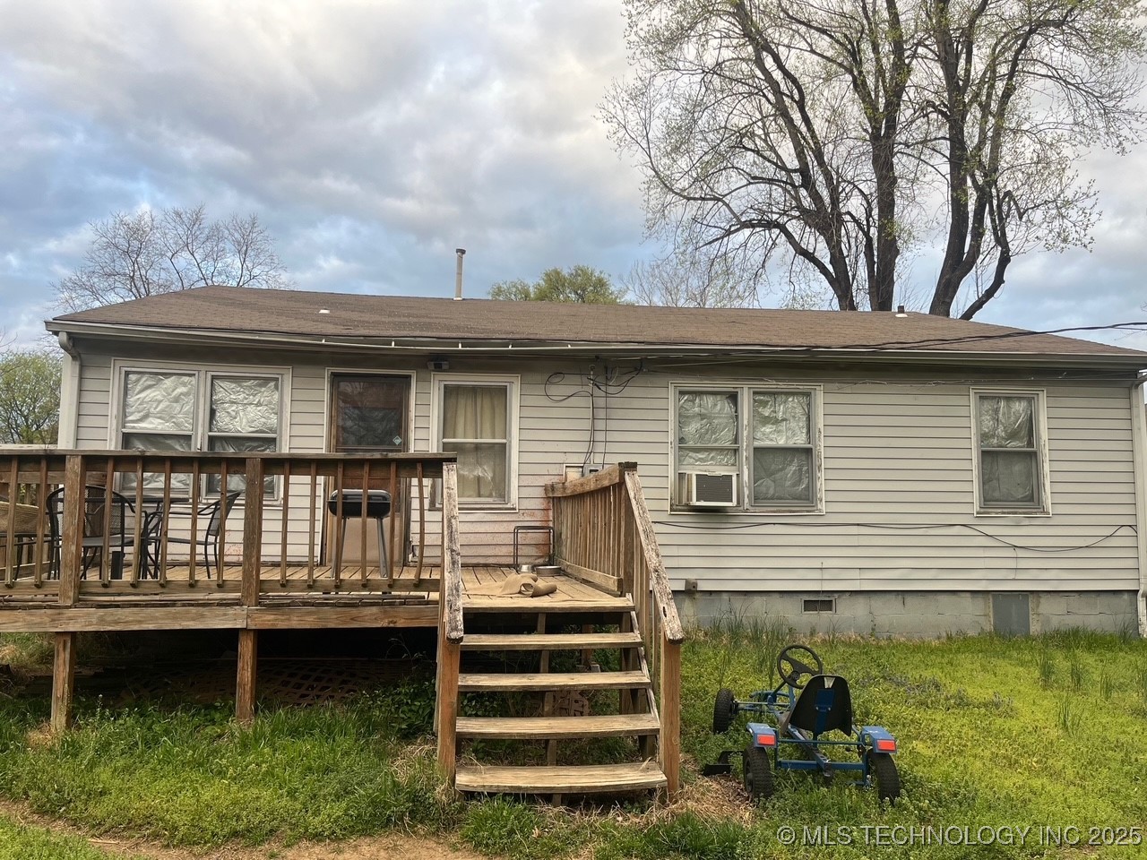 3510 E King Place Property Photo 2