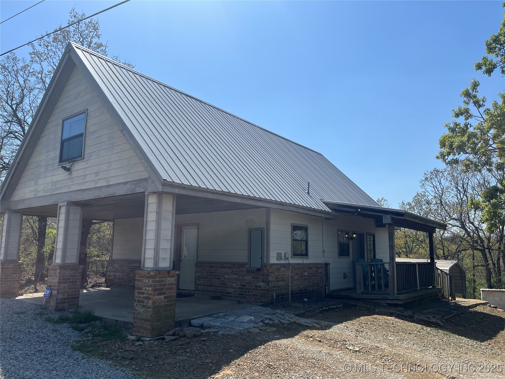 216 N Bk 1600 Road Property Photo 3