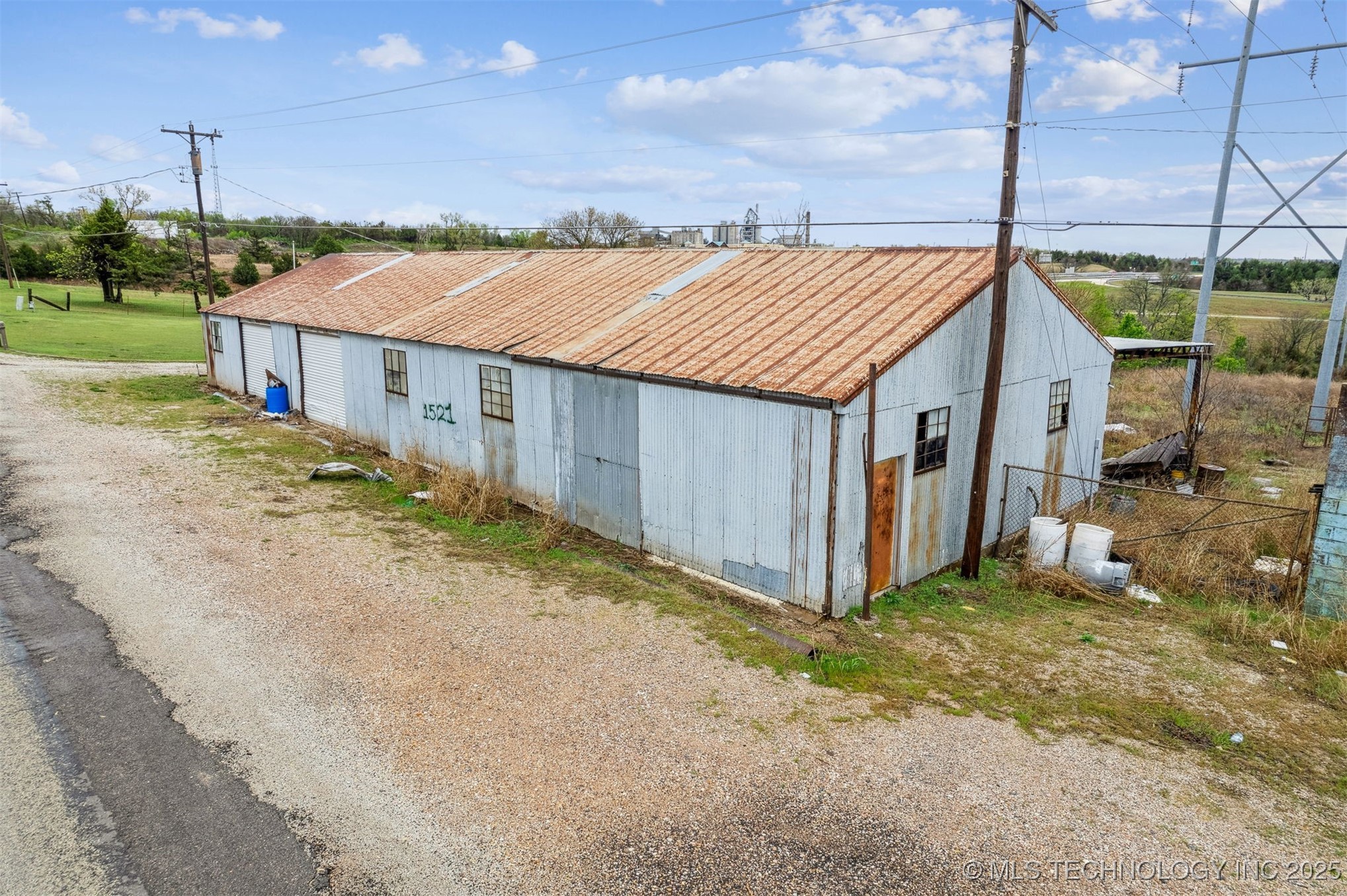 1521 Sandy Creek Property Photo 4
