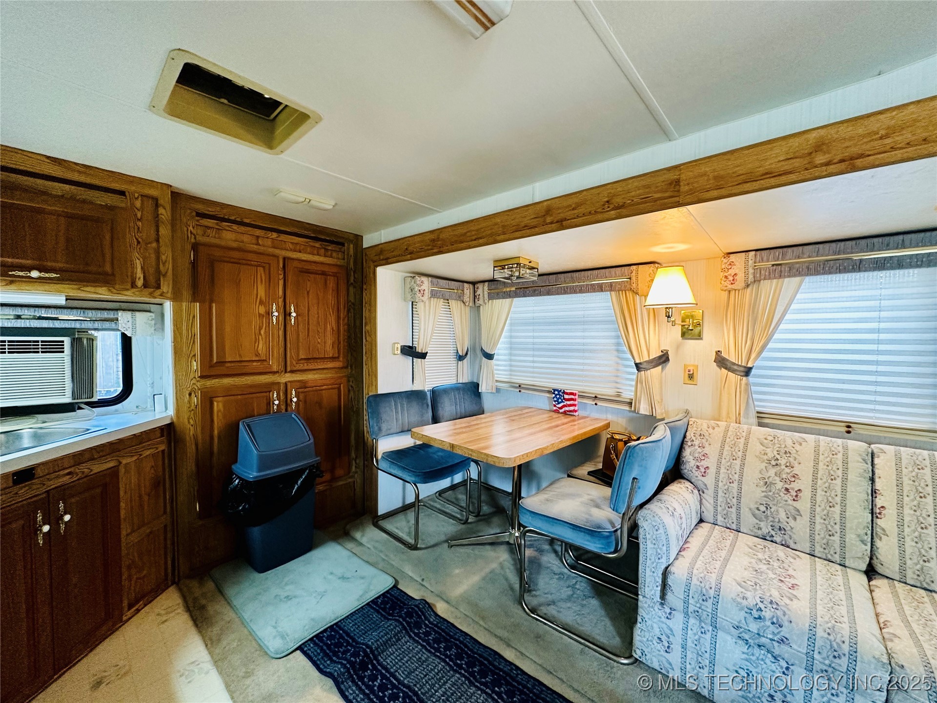 15 Date-palm Piney Creek 3 Property Photo 7