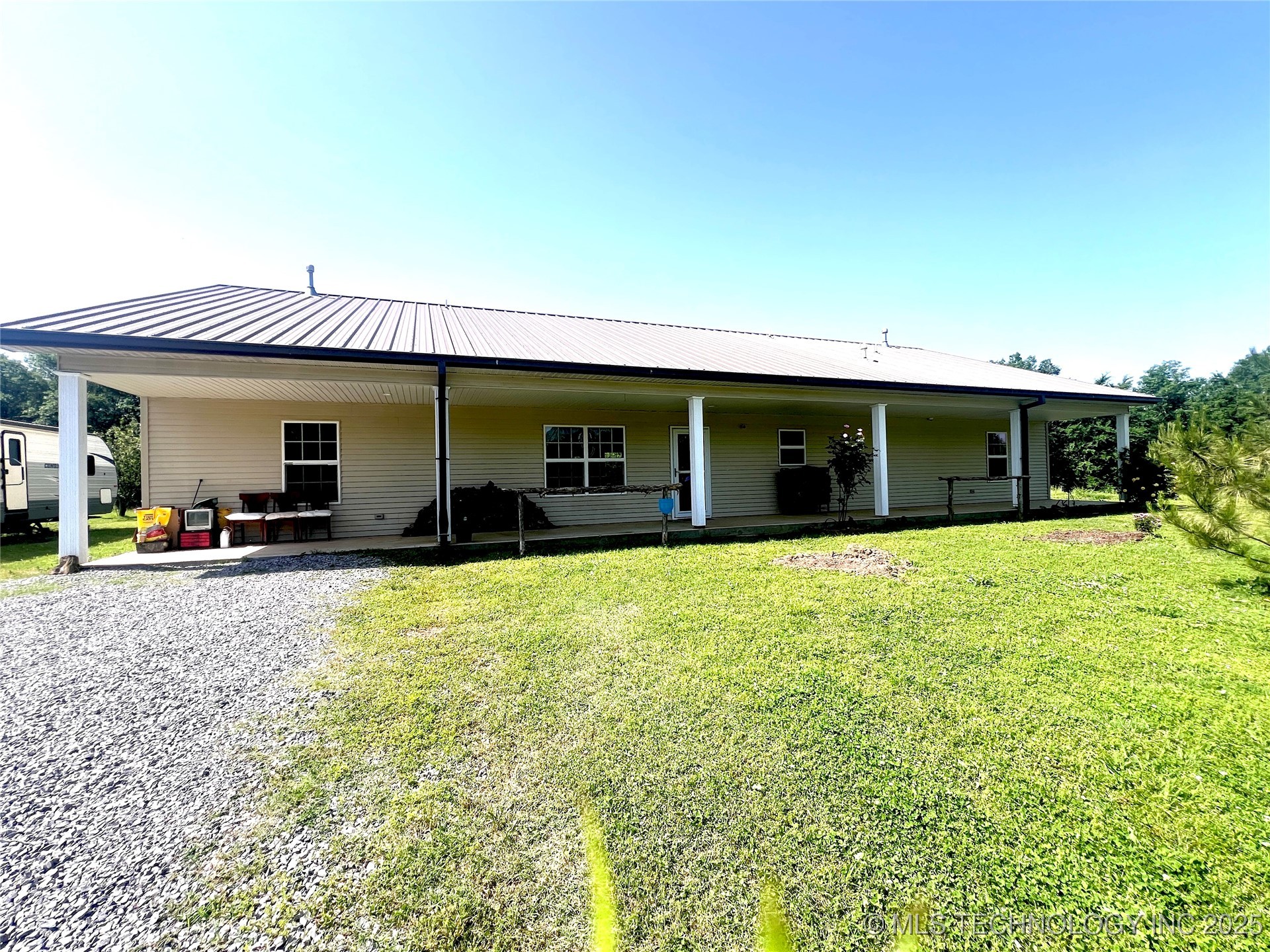 220 Willow Lane Property Photo