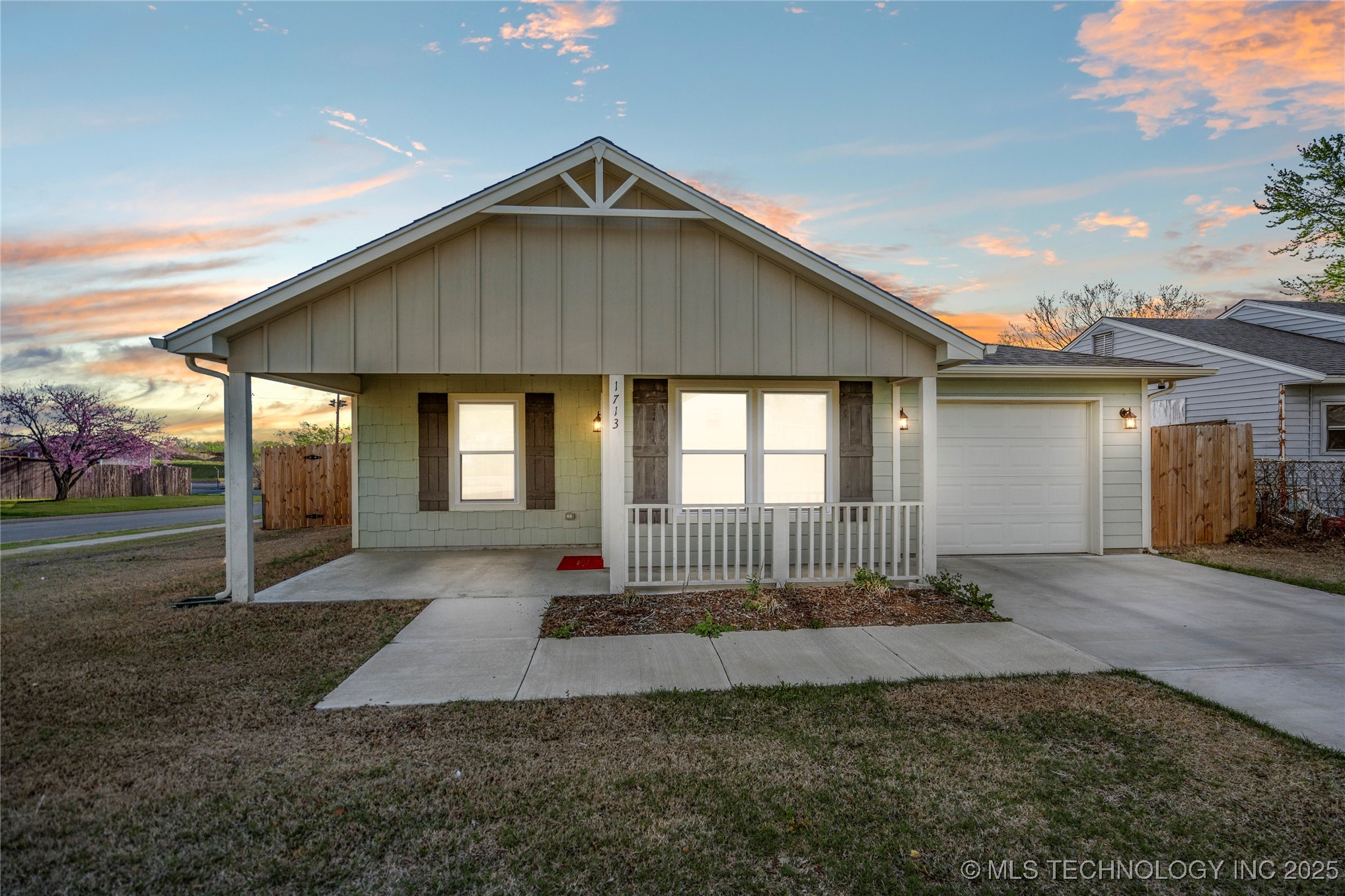 1713 N Oswego Place Property Photo 1